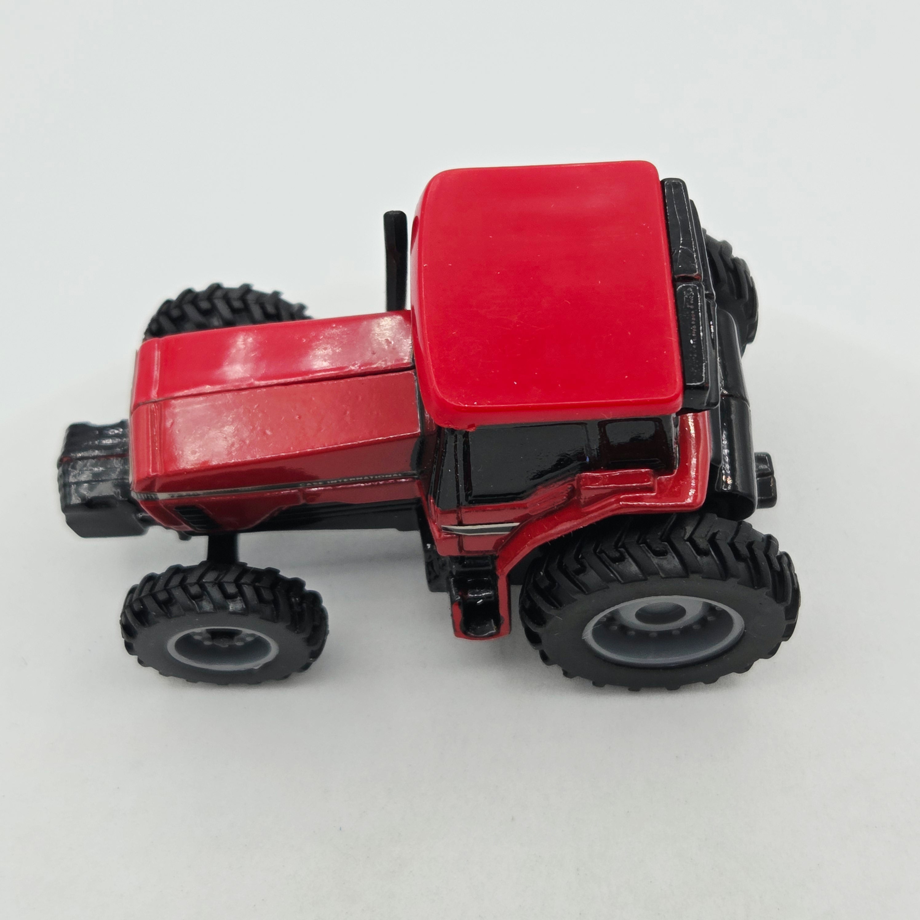 ERTL Case International 7240 Tractor - Motorized Action (1997 Farm Machines)
