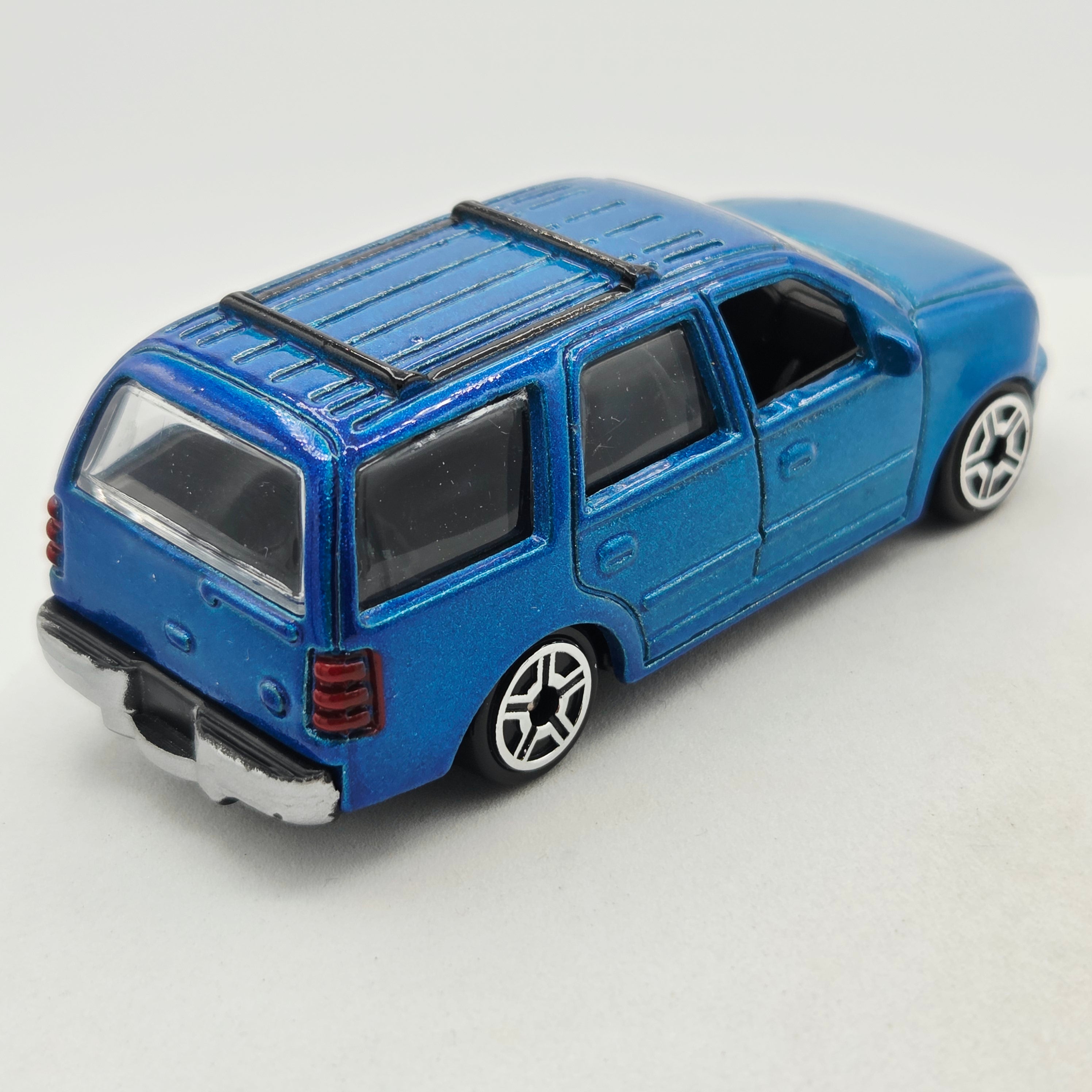 Motormax Ford Expedition #6021 (Super Wheels Special Edition)