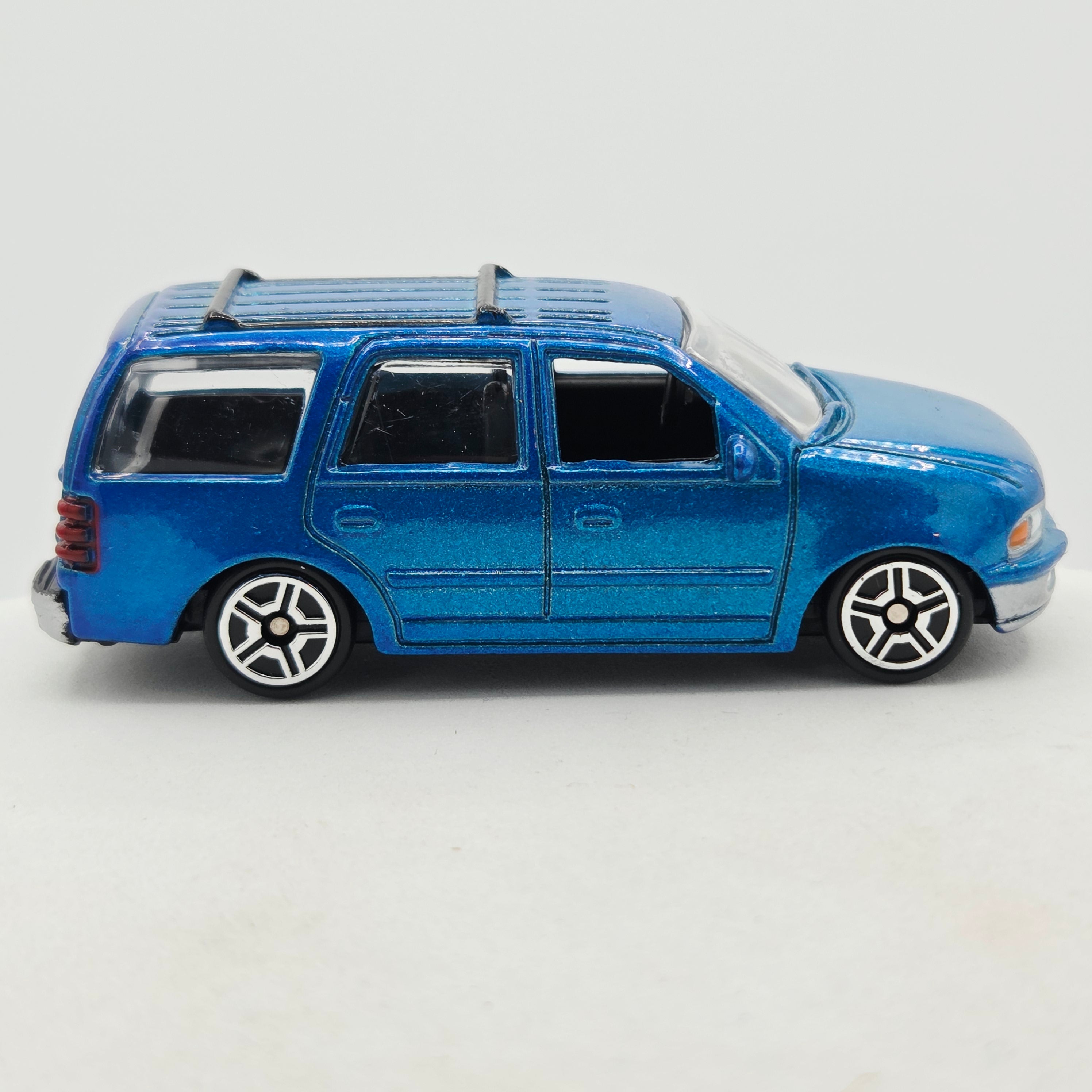 Motormax Ford Expedition #6021 (Super Wheels Special Edition)