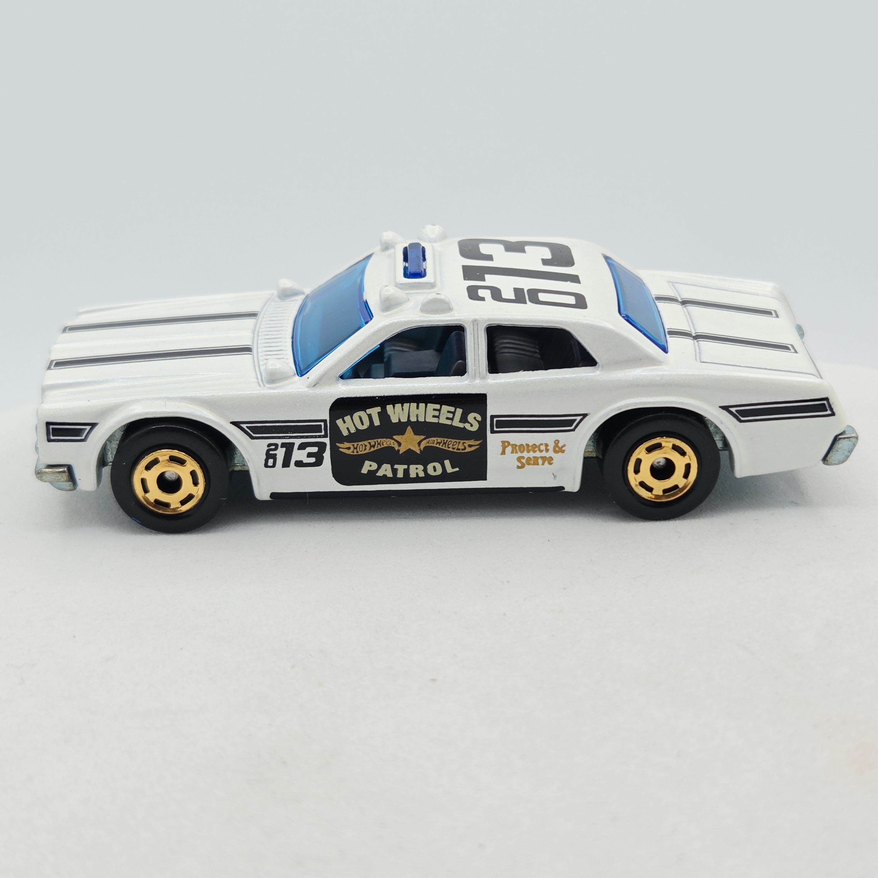 Hot Wheels Sheriff Patrol Police Car (2013 HW Flying Customs)