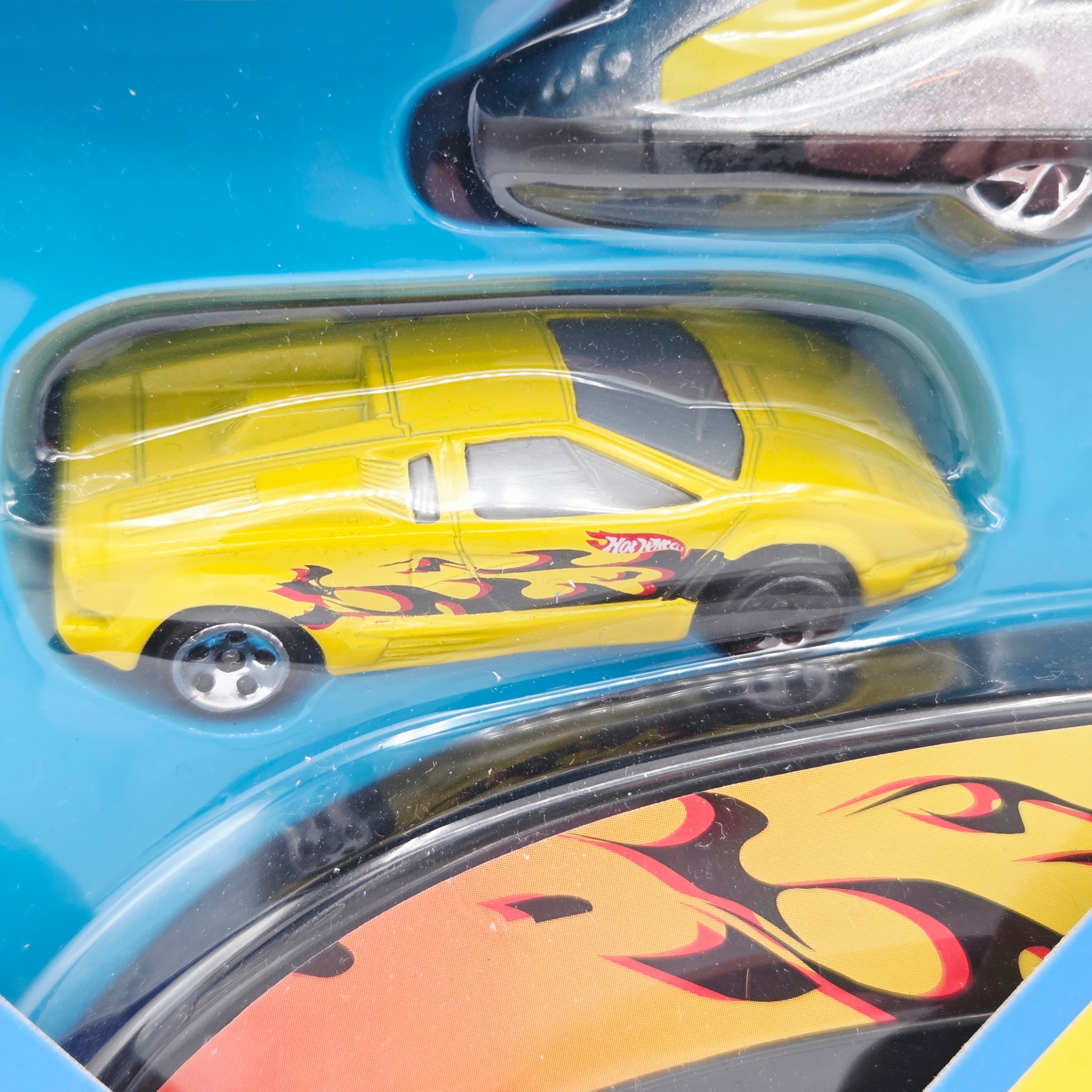 Hot Wheels Exclusive Lamborghini Countach w/ Semi Trucks (2001 Kool Toyz - Super Race Rigs)