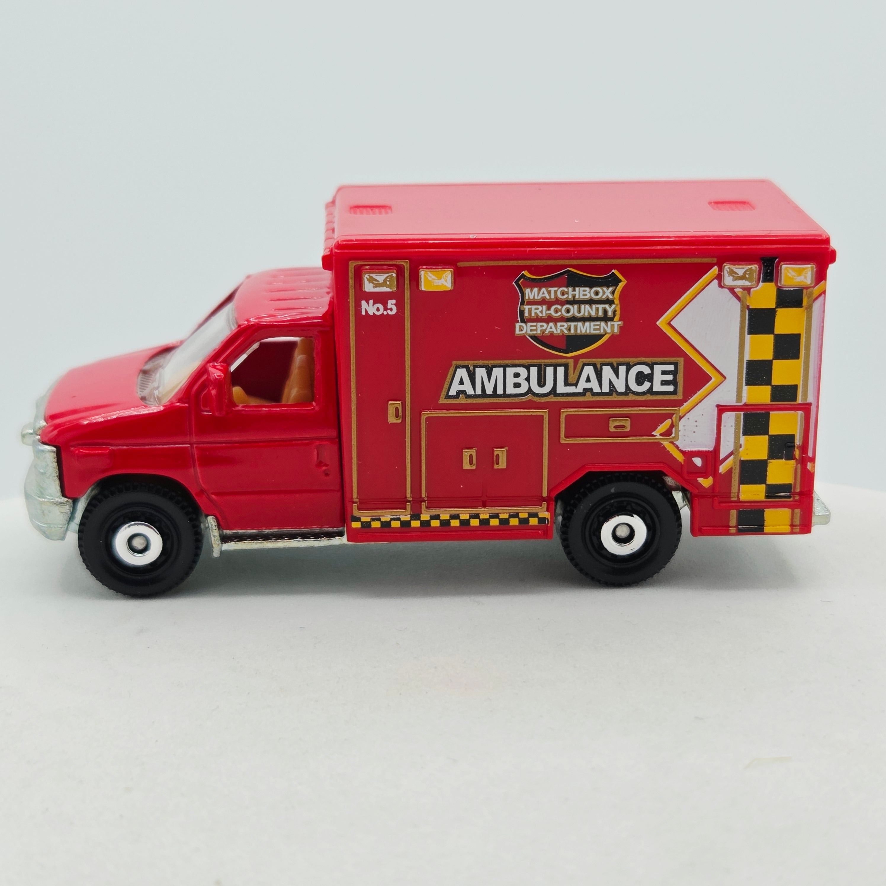 Matchbox '09 Ford F-350 Ambulance "Tri-County", Loose (2014 MBX Basic - Heroic Rescue)