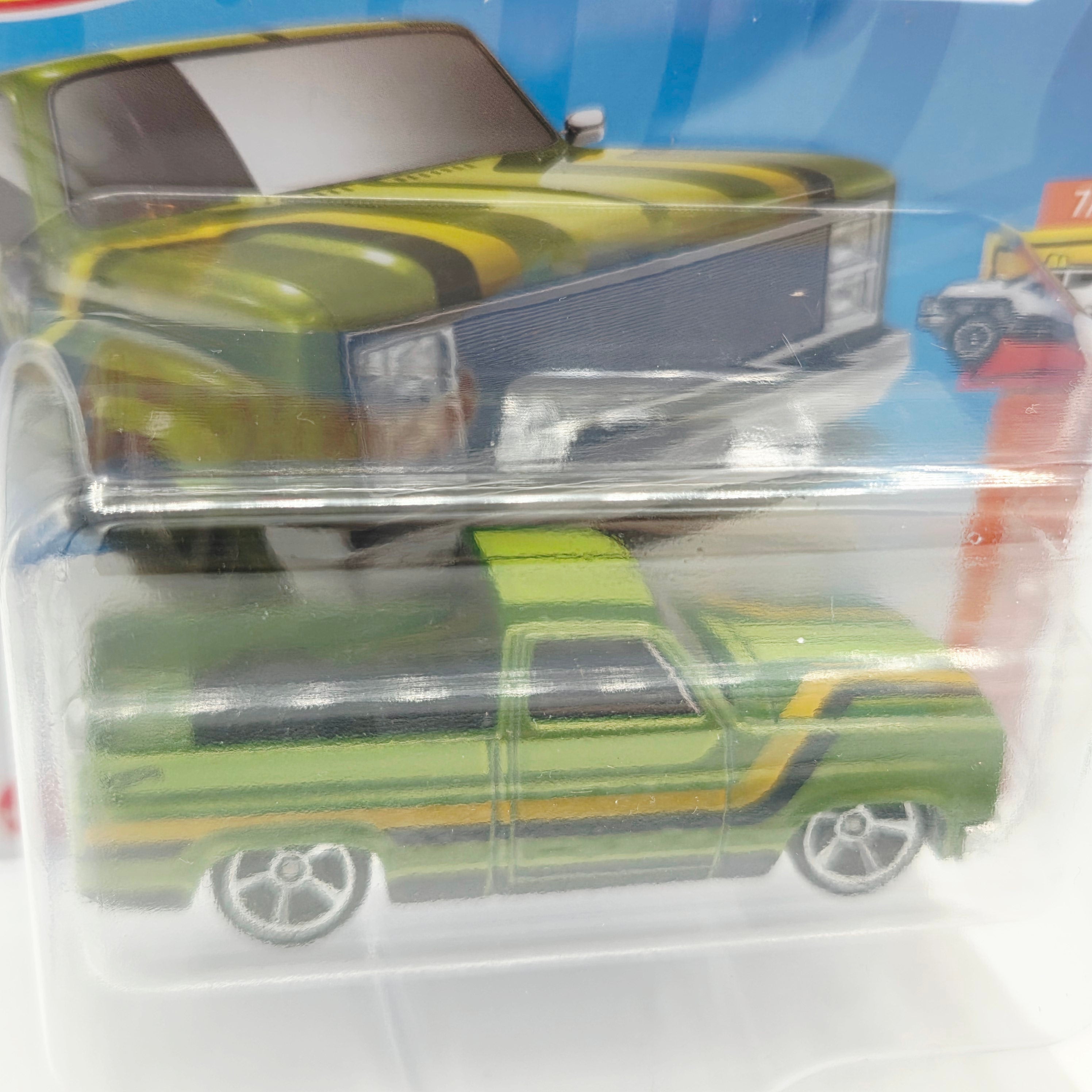 Hot Wheels '83 Chevy Silverado - Short Card (2022 HW Basic - Hot Trucks)