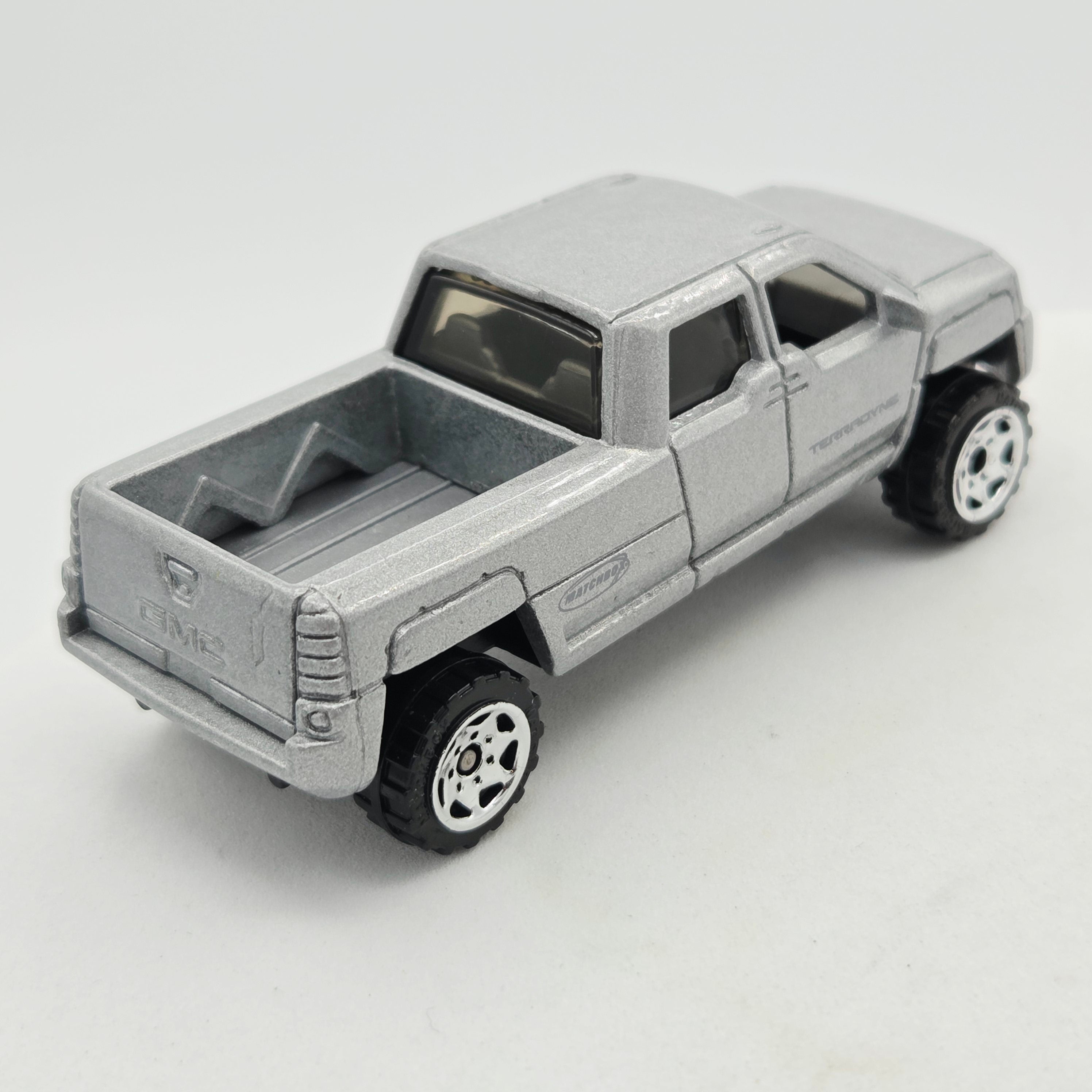 Matchbox GMC Terradyne Pickup (2003 MBX Basic - Hero City)