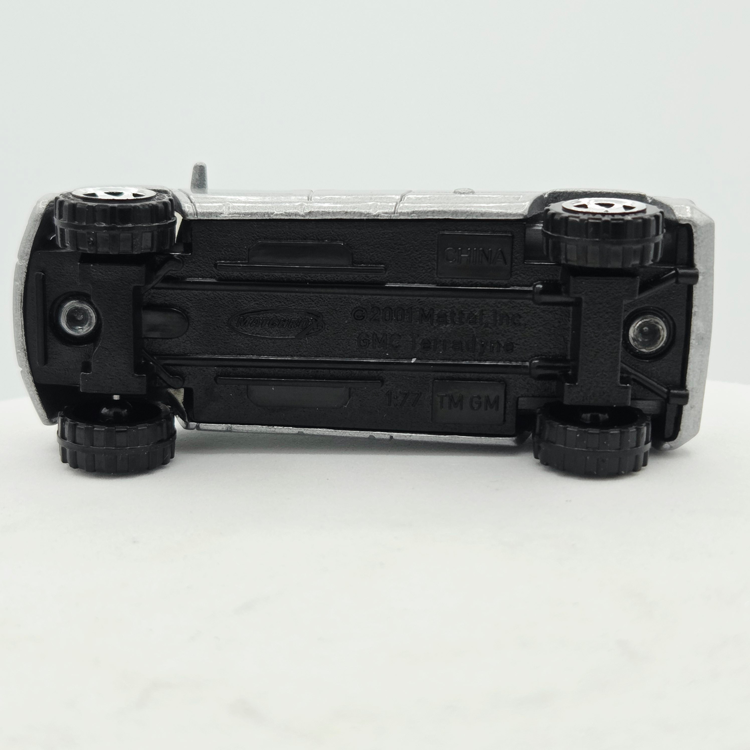 Matchbox GMC Terradyne Pickup (2003 MBX Basic - Hero City)