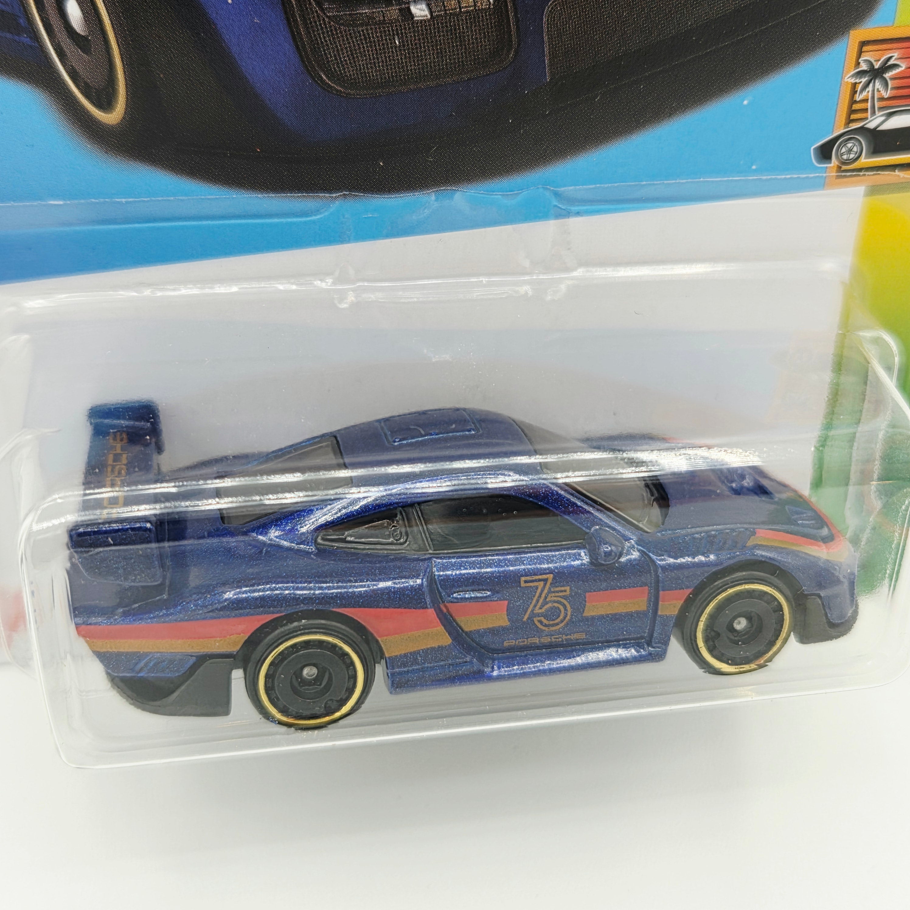 Hot Wheels Porsche 935 (2023 HW Basic - Exotics)