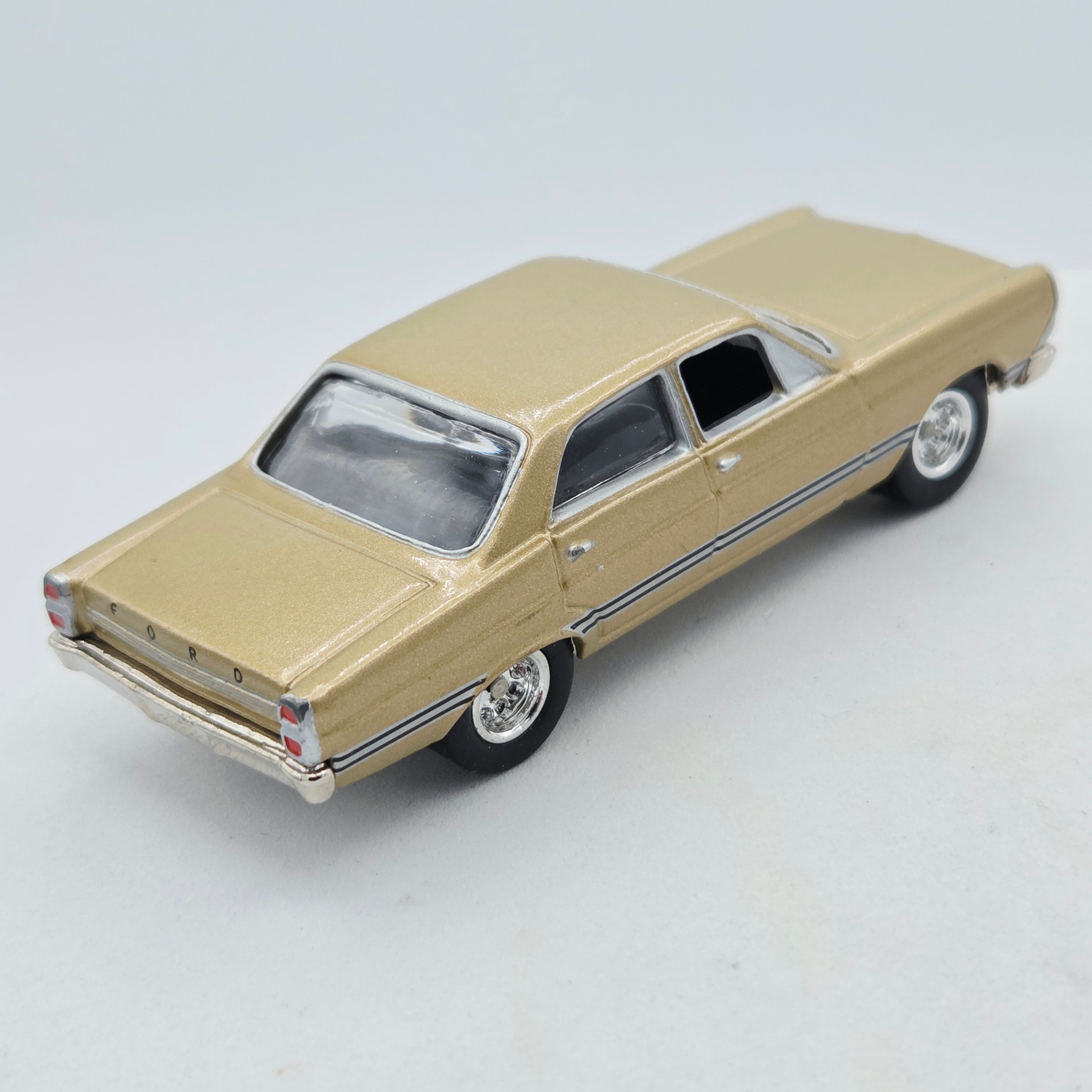 Johnny Lightning '67 Ford Fairlane - 1:64, Dragnet (1998 Hollywood on Wheels)