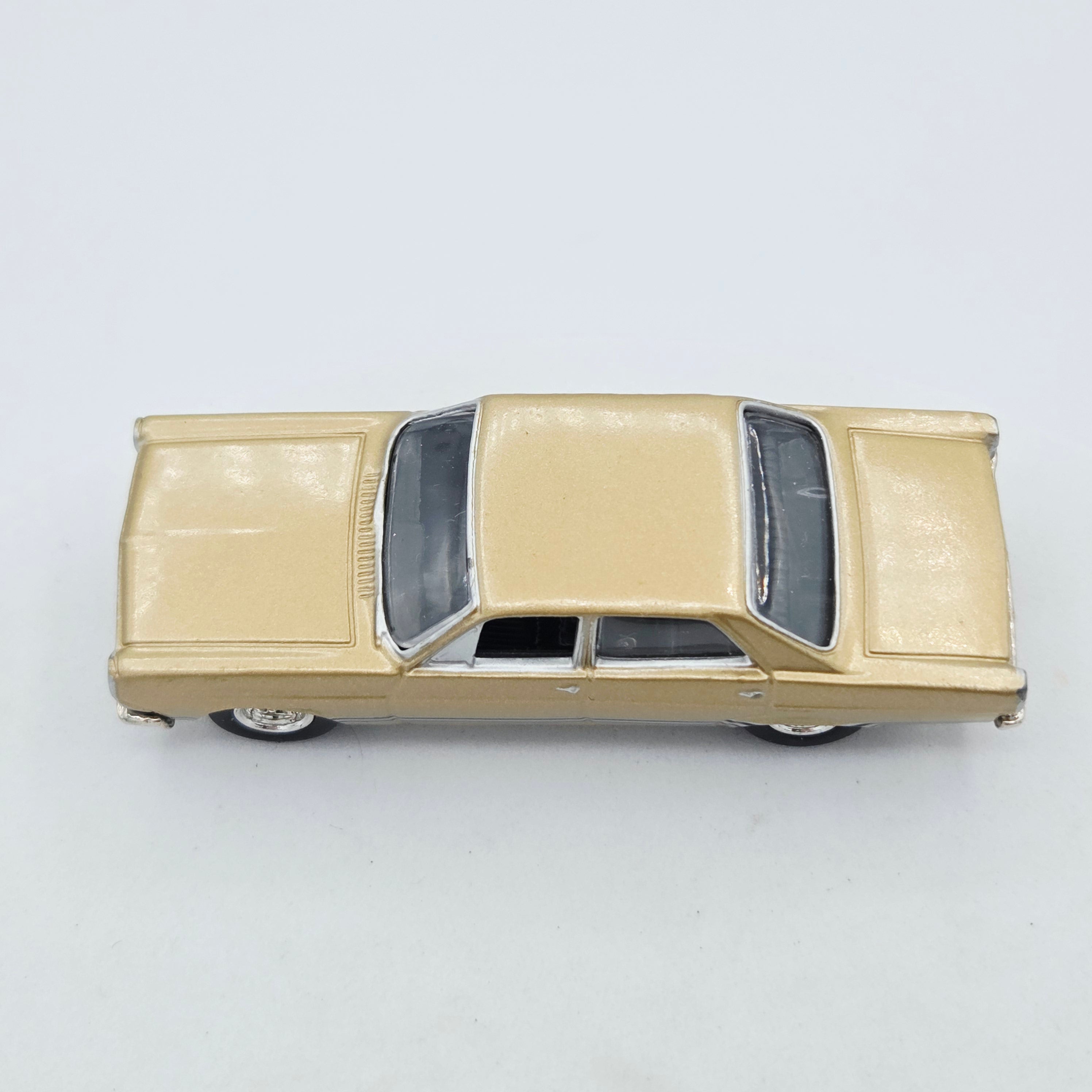 Johnny Lightning '67 Ford Fairlane - 1:64, Dragnet (1998 Hollywood on Wheels)
