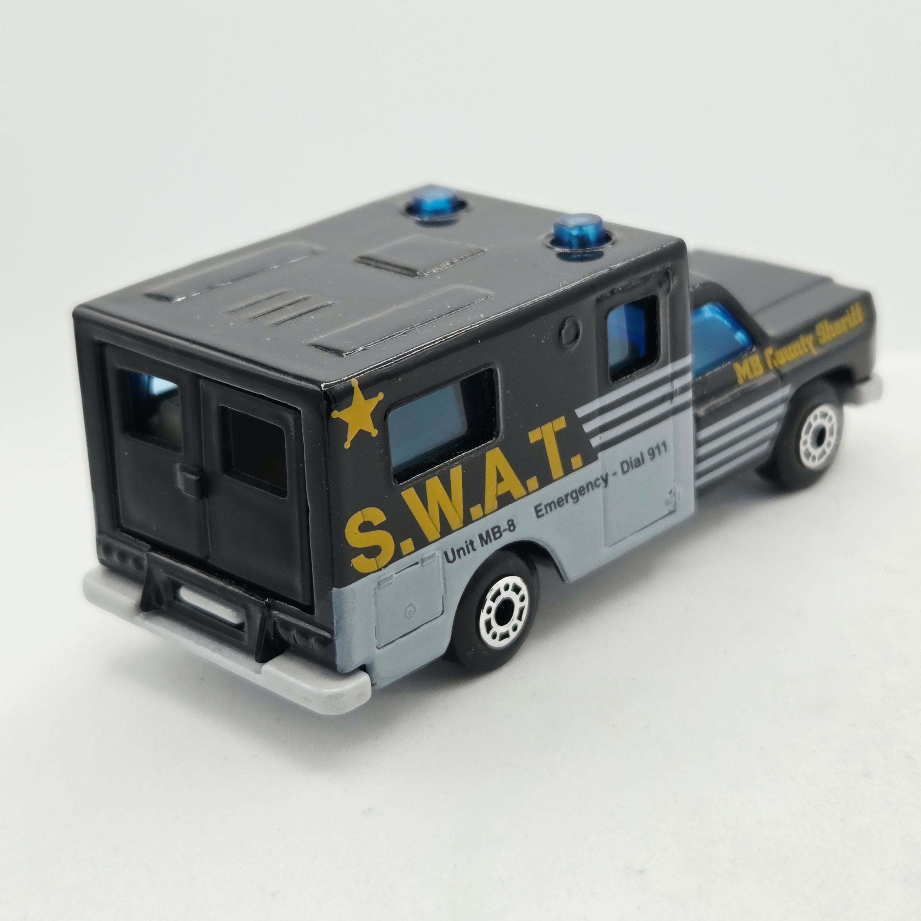 Matchbox '77 Chevy Ambulance "Sheriff" SWAT (1999 MBX Basics - Law & Order)