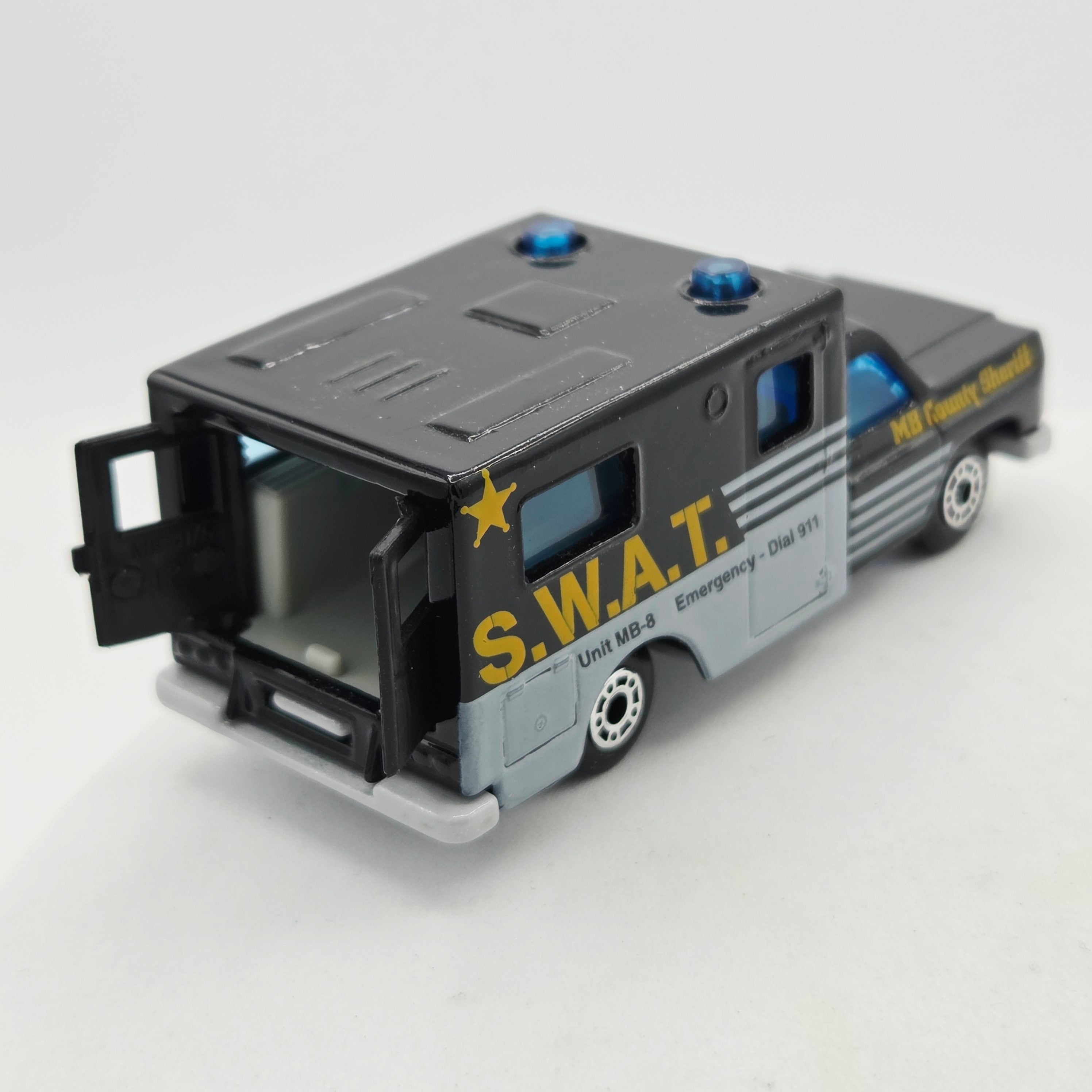Matchbox '77 Chevy Ambulance "Sheriff" SWAT (1999 MBX Basics - Law & Order)
