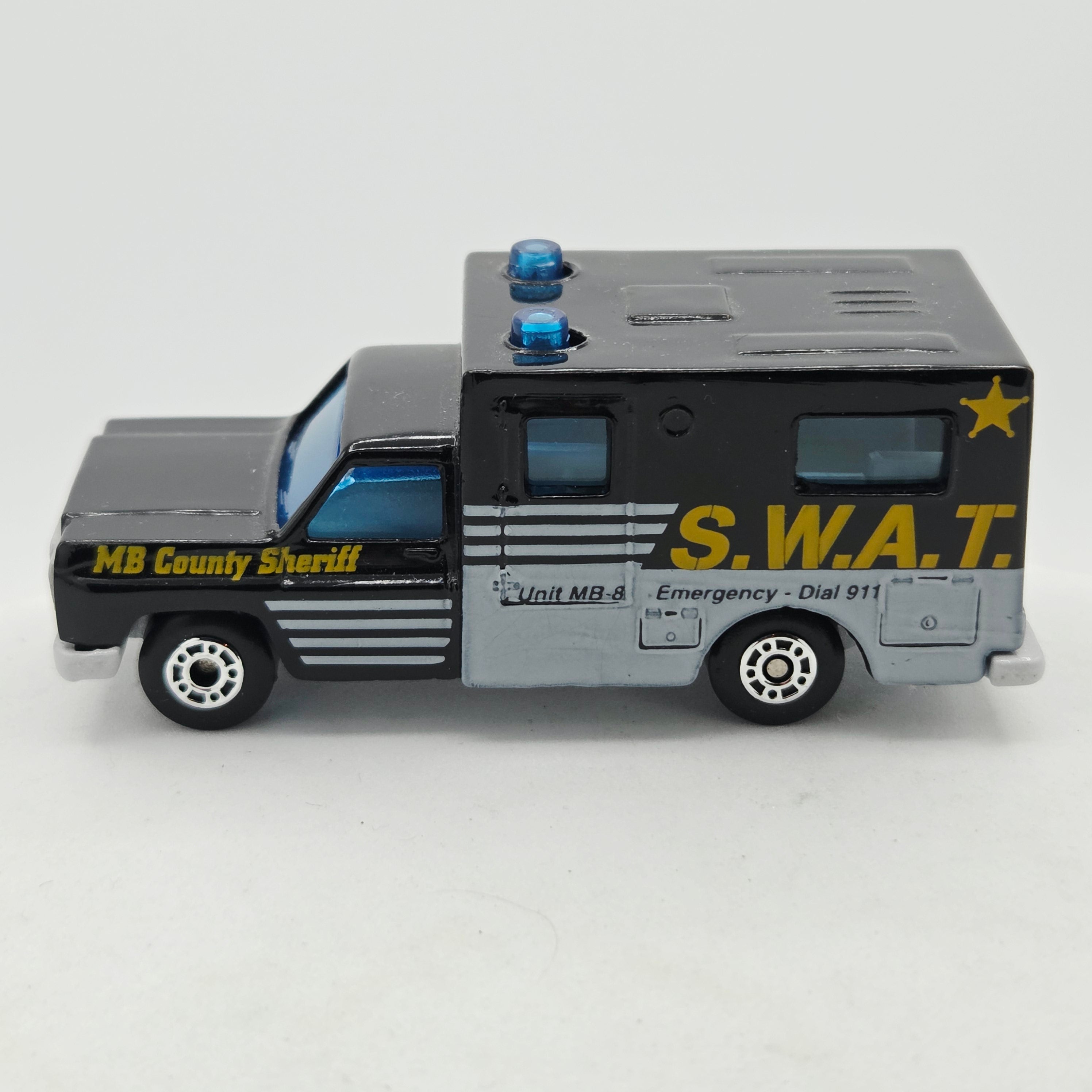 Matchbox '77 Chevy Ambulance "Sheriff" SWAT (1999 MBX Basics - Law & Order)