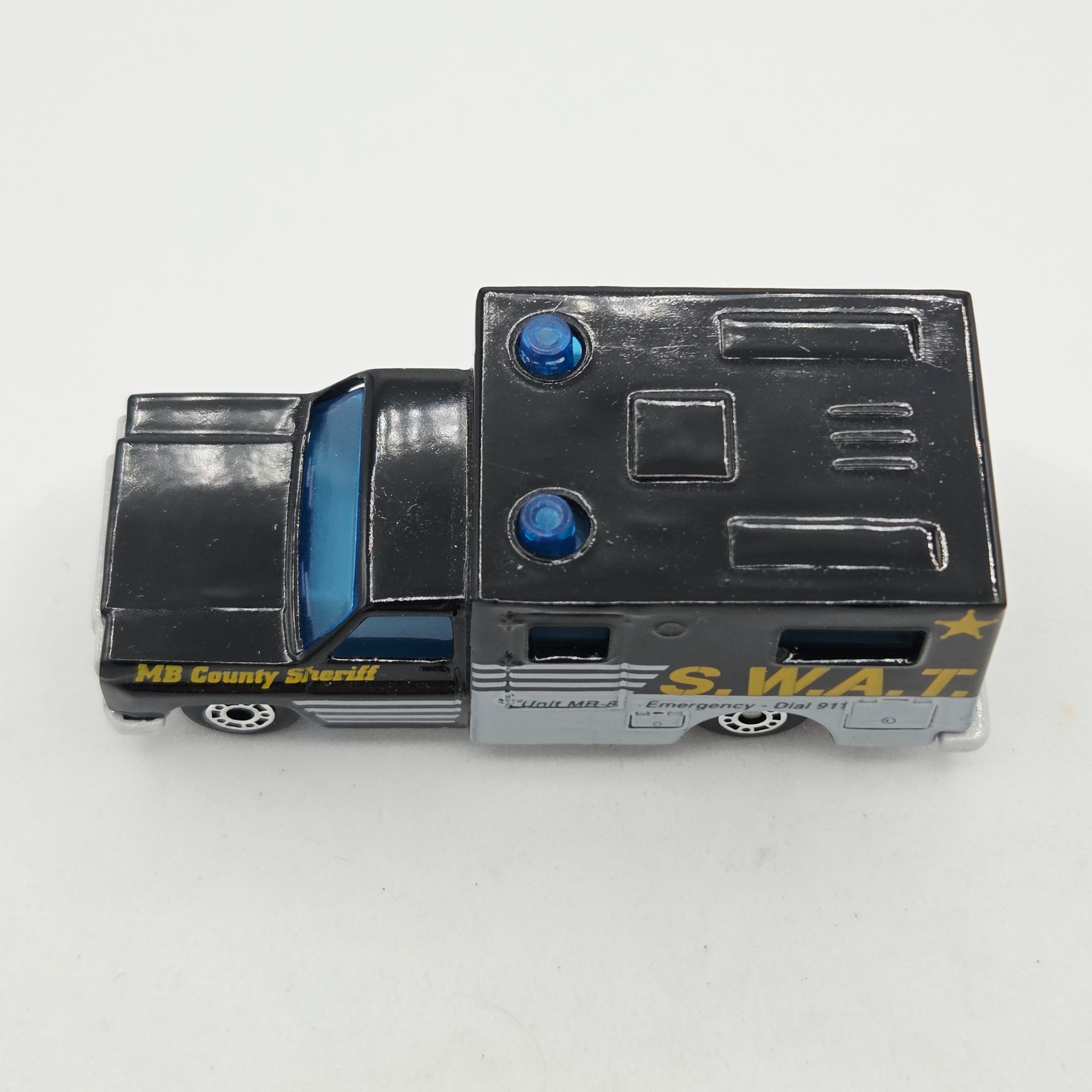 Matchbox '77 Chevy Ambulance "Sheriff" SWAT (1999 MBX Basics - Law & Order)