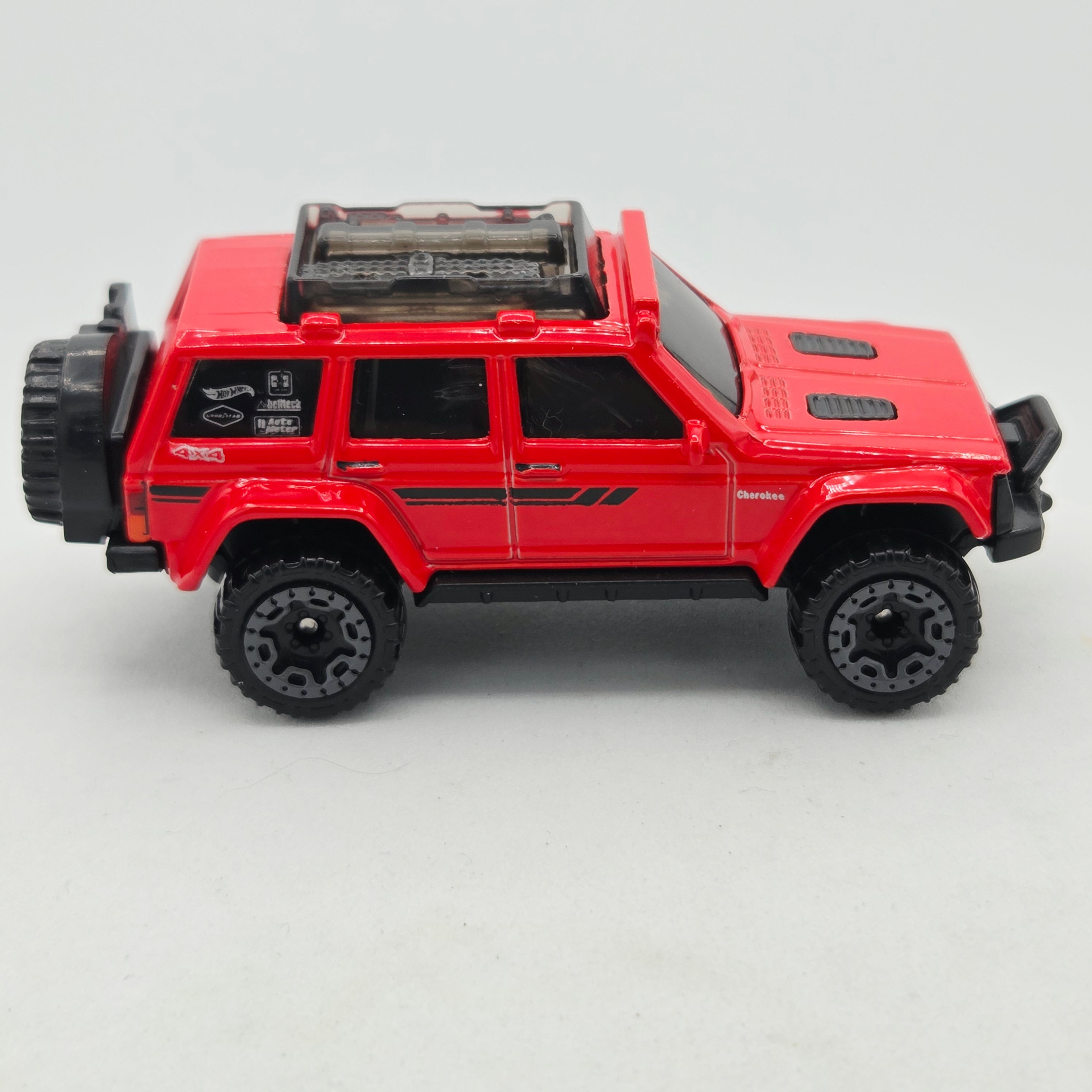 Hot Wheels '95 Jeep Cherokee (2022 HW Basic - Baja Blazers)