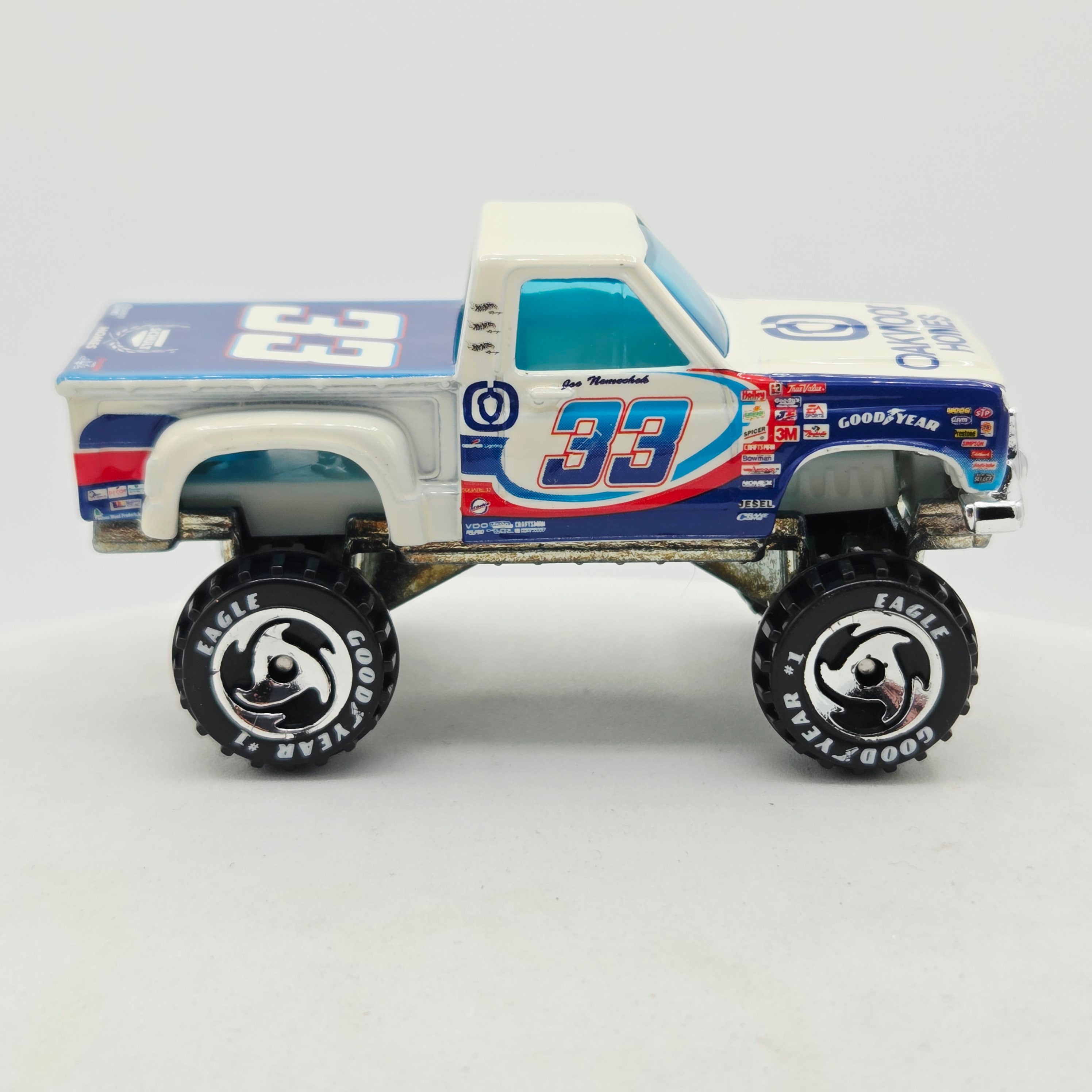 Hot Wheels Tail Gunner Pickup Truck "Oakwood Homes" (2001 HW Racing)