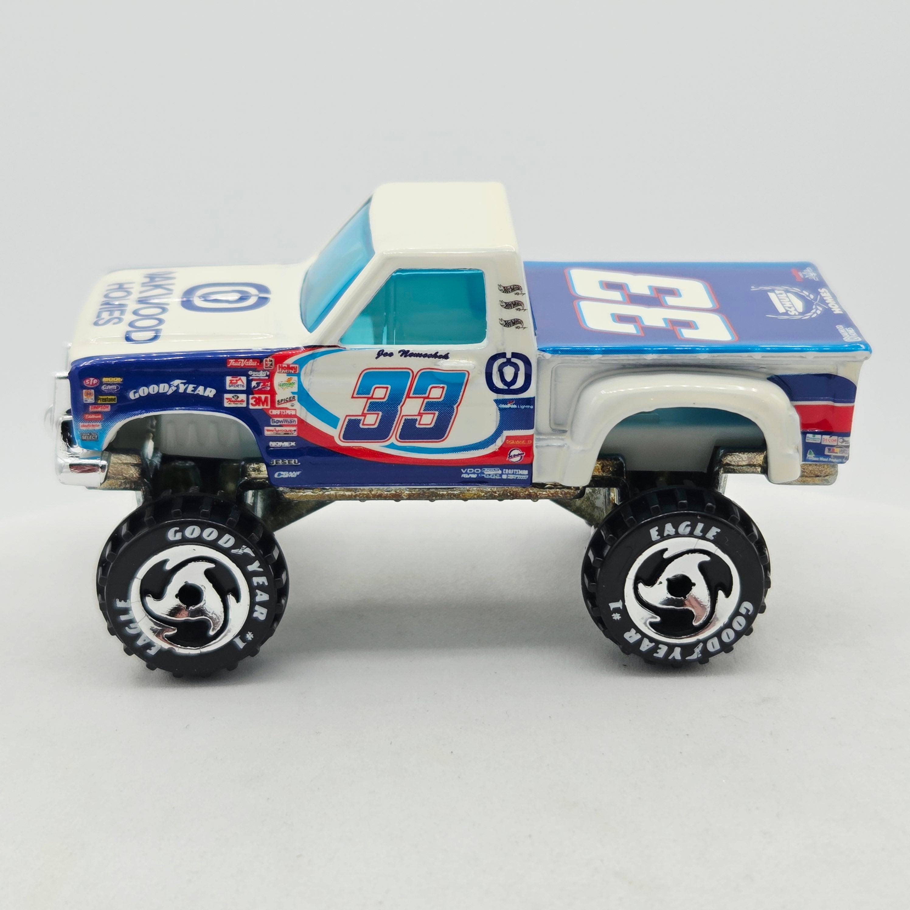 Hot Wheels Tail Gunner Pickup Truck "Oakwood Homes" (2001 HW Racing)