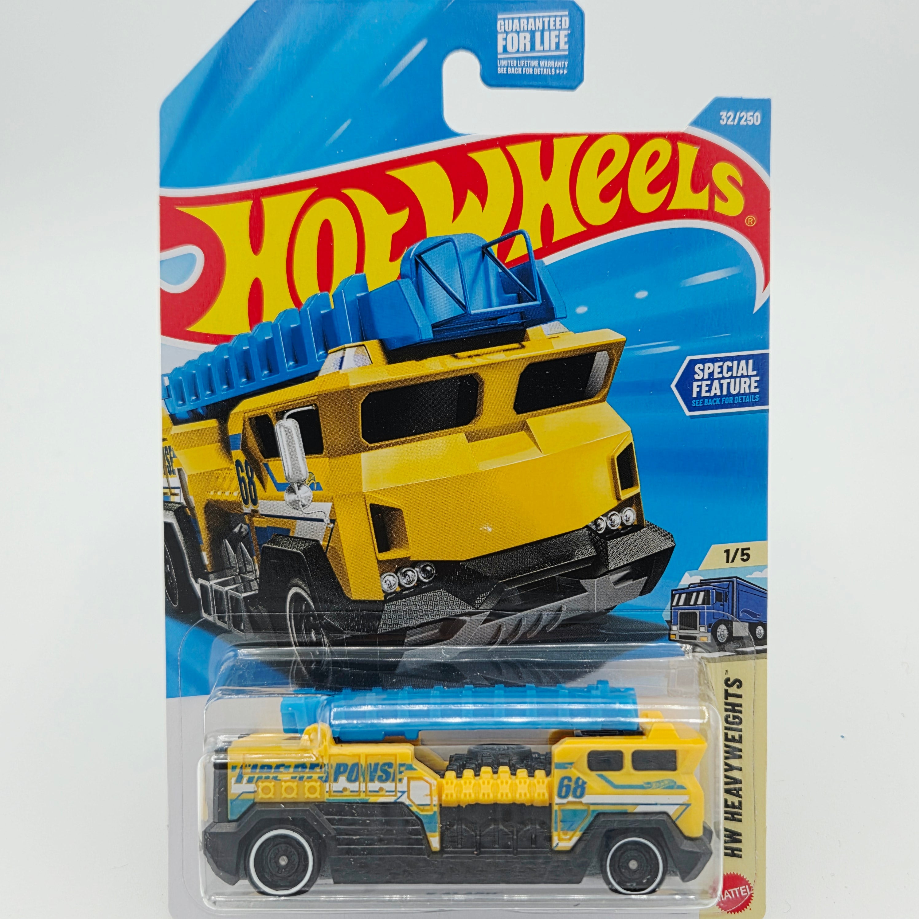 Hot Wheels 5 Alarm Fire Truck (2026 HW Basic Case J - Heavyweights)