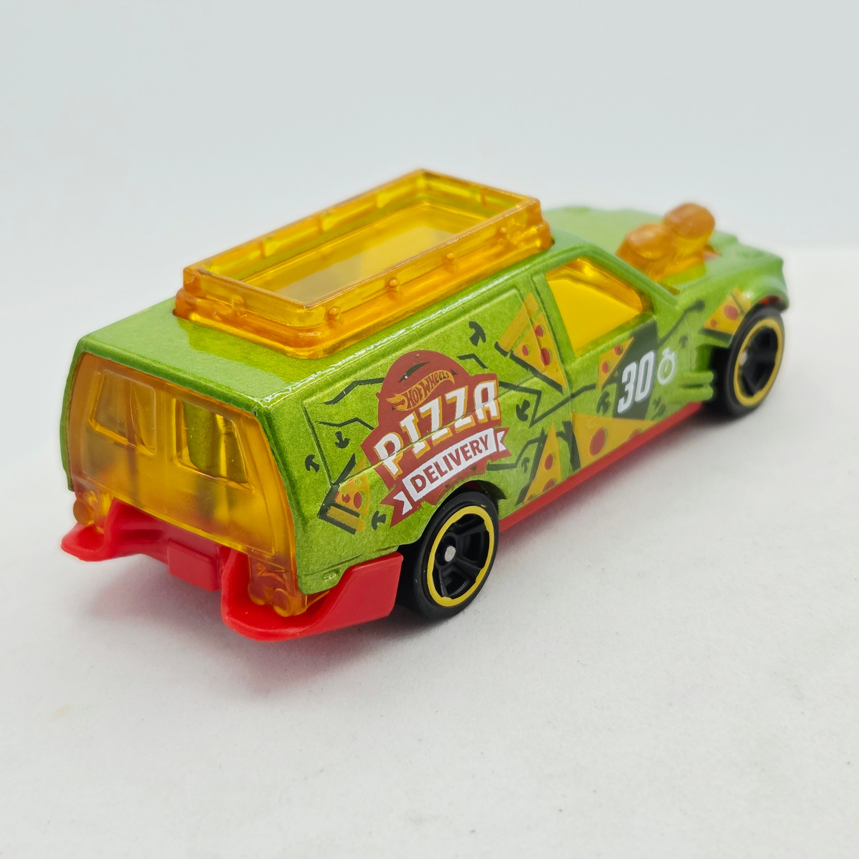 Hot Wheels Time Shifter "Pizza Delivery" (2025 HW City 5 Pack - Multipack Exclusive)