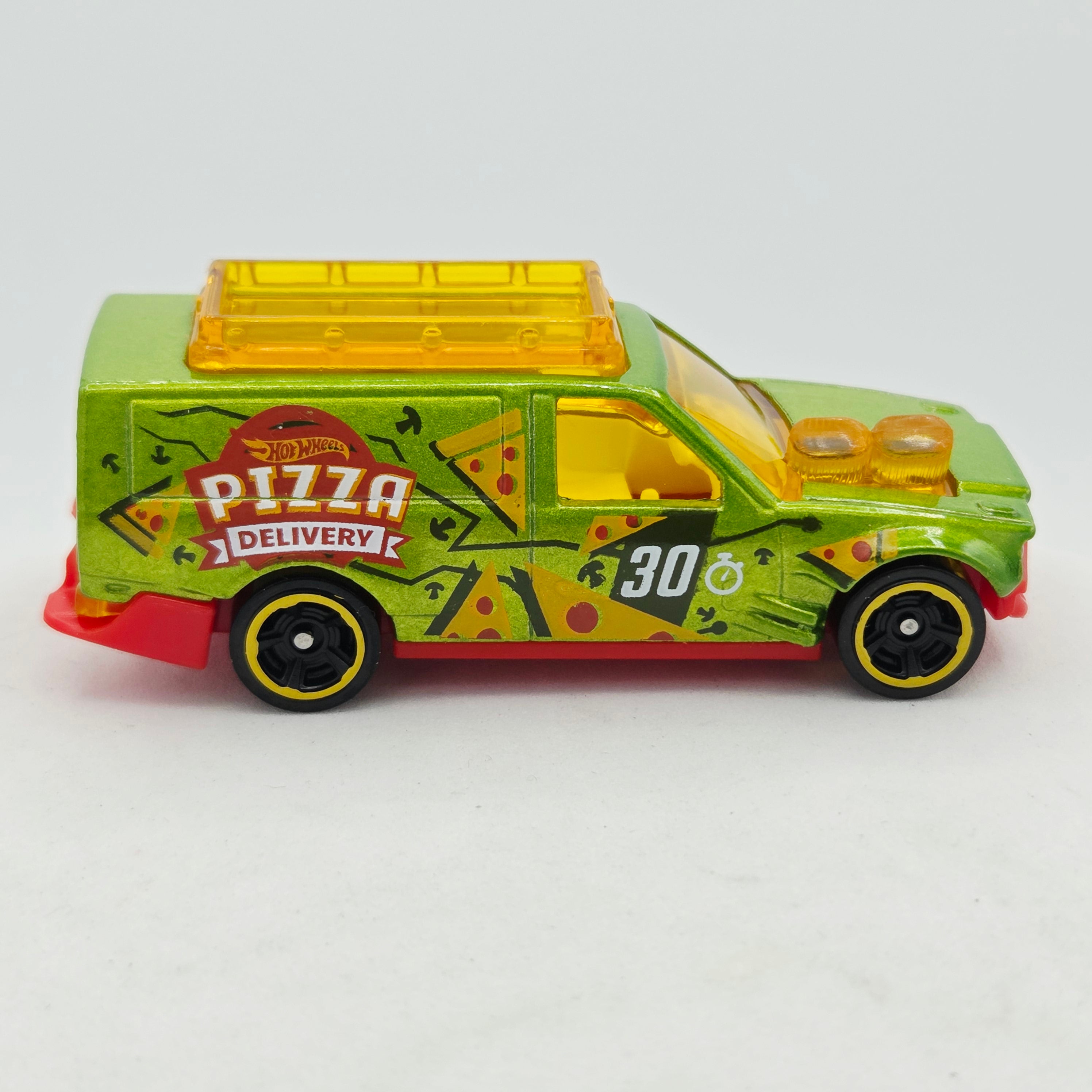 Hot Wheels Time Shifter "Pizza Delivery" (2025 HW City 5 Pack - Multipack Exclusive)