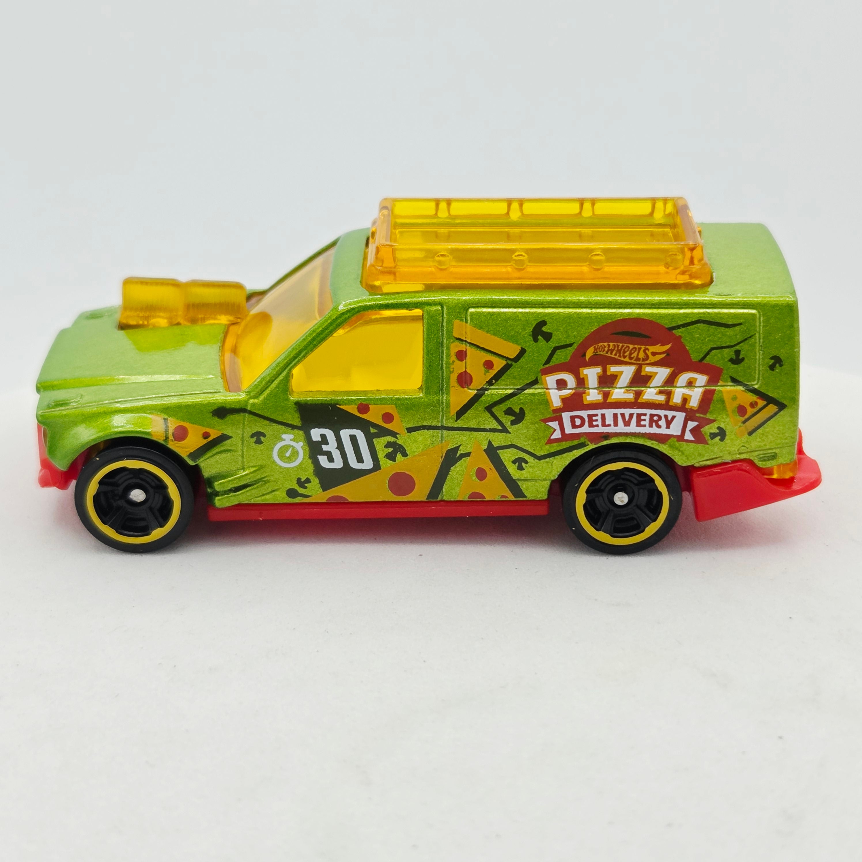Hot Wheels Time Shifter "Pizza Delivery" (2025 HW City 5 Pack - Multipack Exclusive)