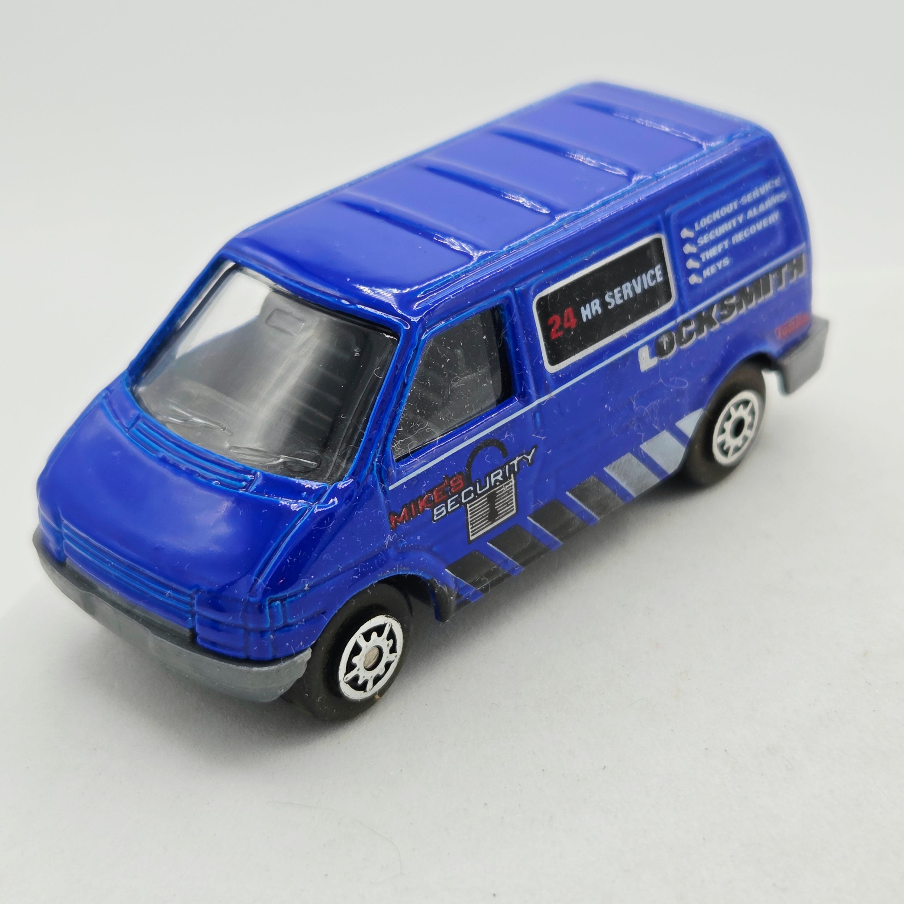 Maisto VW Caravalle Van "Locksmith" - Approx. 1:64 (1999 Tonka / Hasbro)