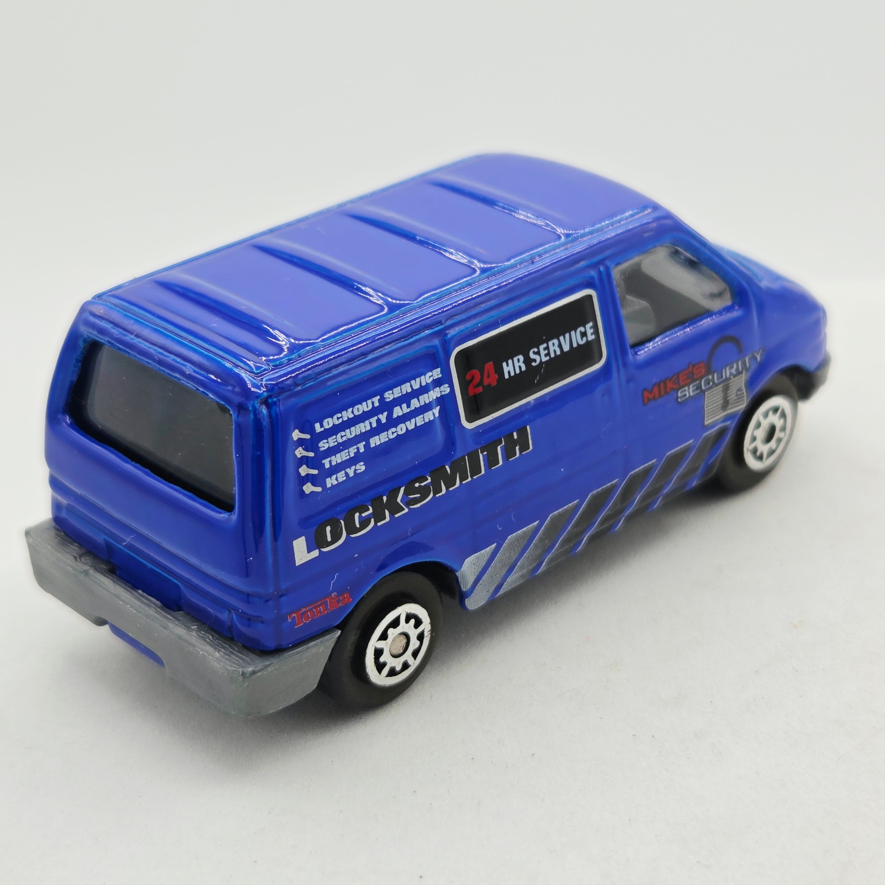 Maisto VW Caravalle Van "Locksmith" - Approx. 1:64 (1999 Tonka / Hasbro)
