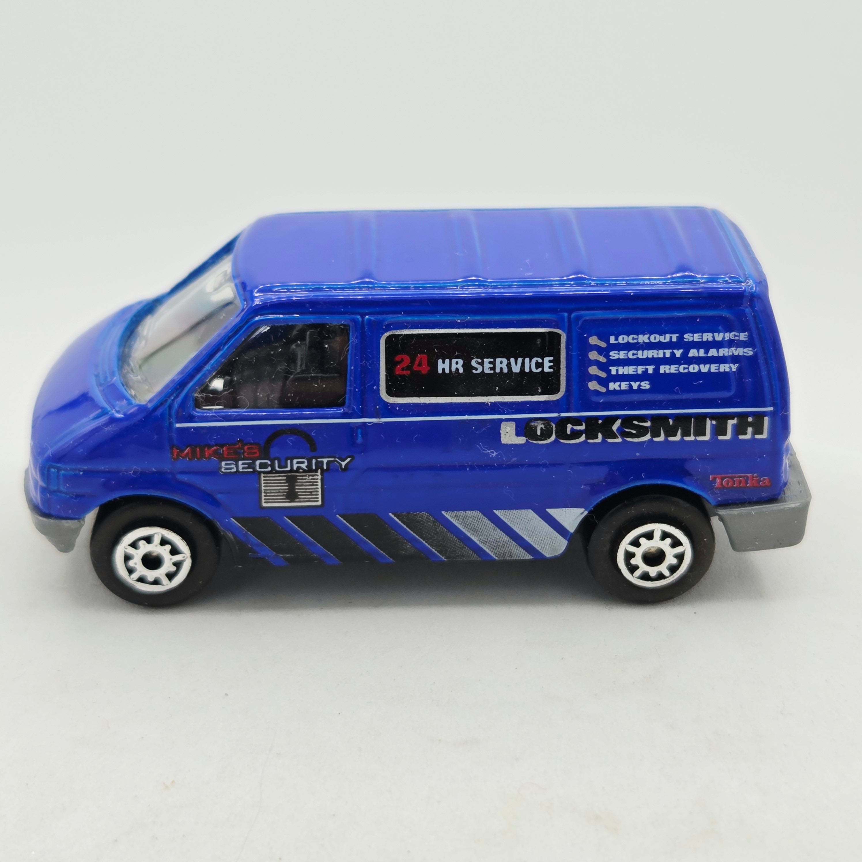 Maisto VW Caravalle Van "Locksmith" - Approx. 1:64 (1999 Tonka / Hasbro)