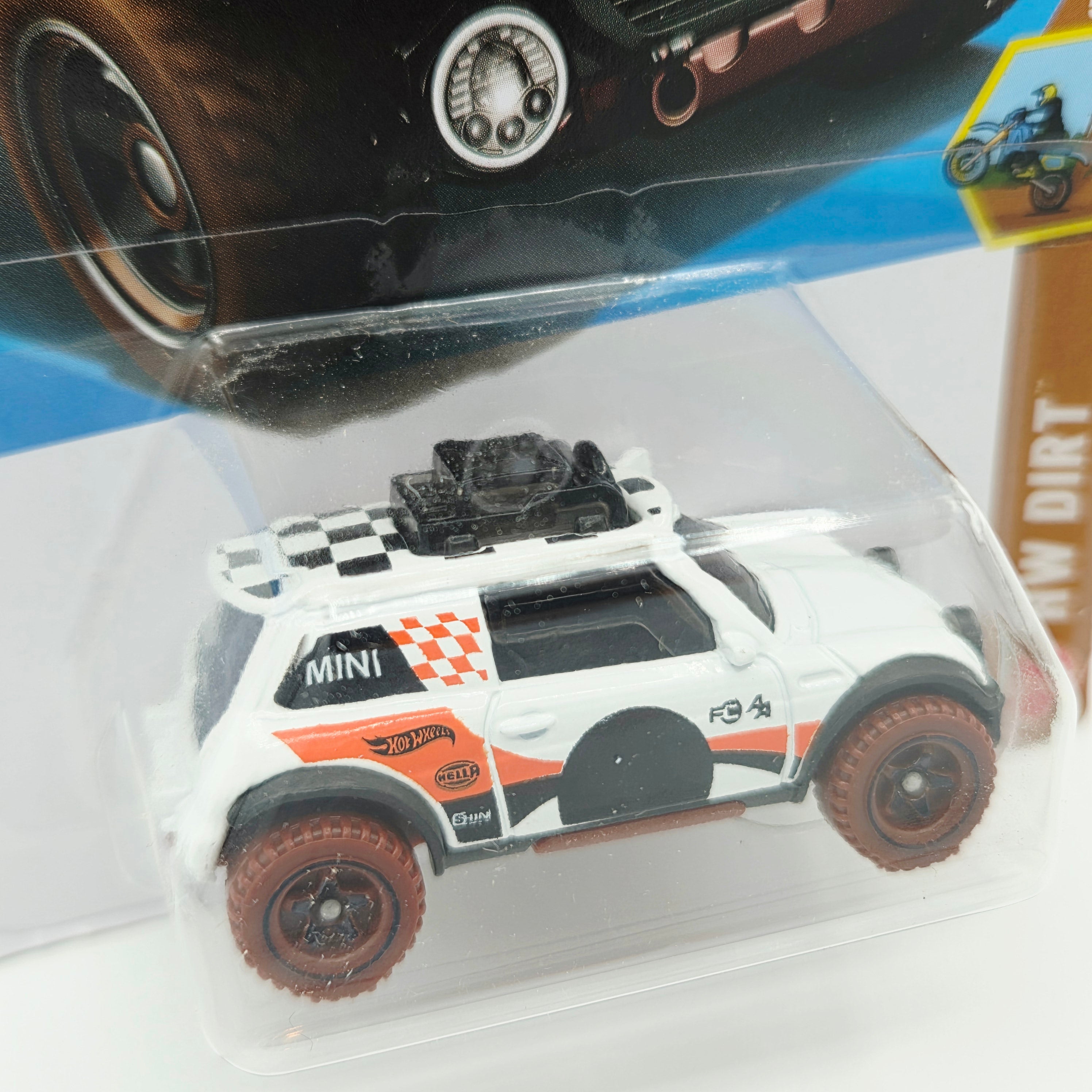 Hot Wheels Lil' Roar - Mini Cooper (2026 HW Basic Case K - Dirt)