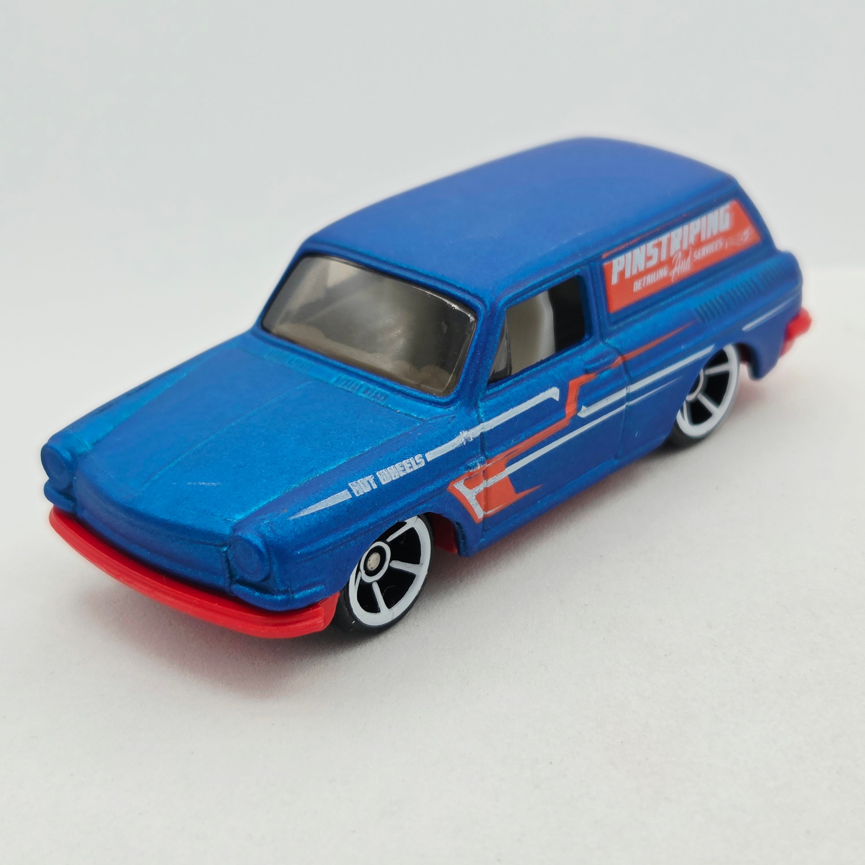 Hot Wheels '69 Volkswagen Squareback "Pinstriping" (2018 HW Metro 5 Pack - Multipack Exclusive)