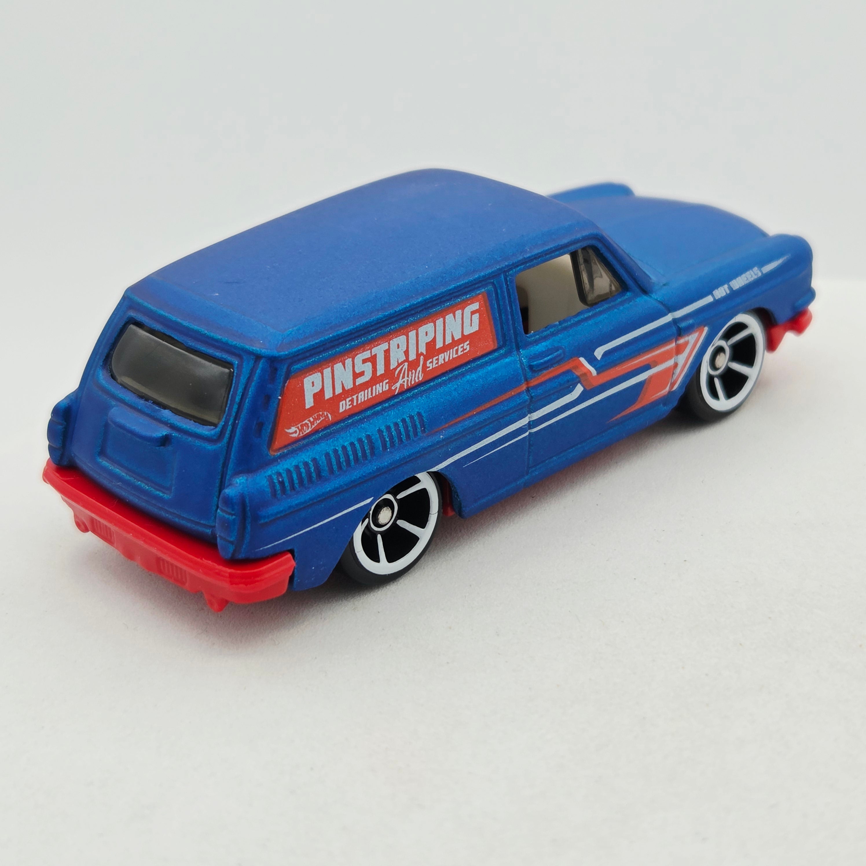 Hot Wheels '69 Volkswagen Squareback "Pinstriping" (2018 HW Metro 5 Pack - Multipack Exclusive)
