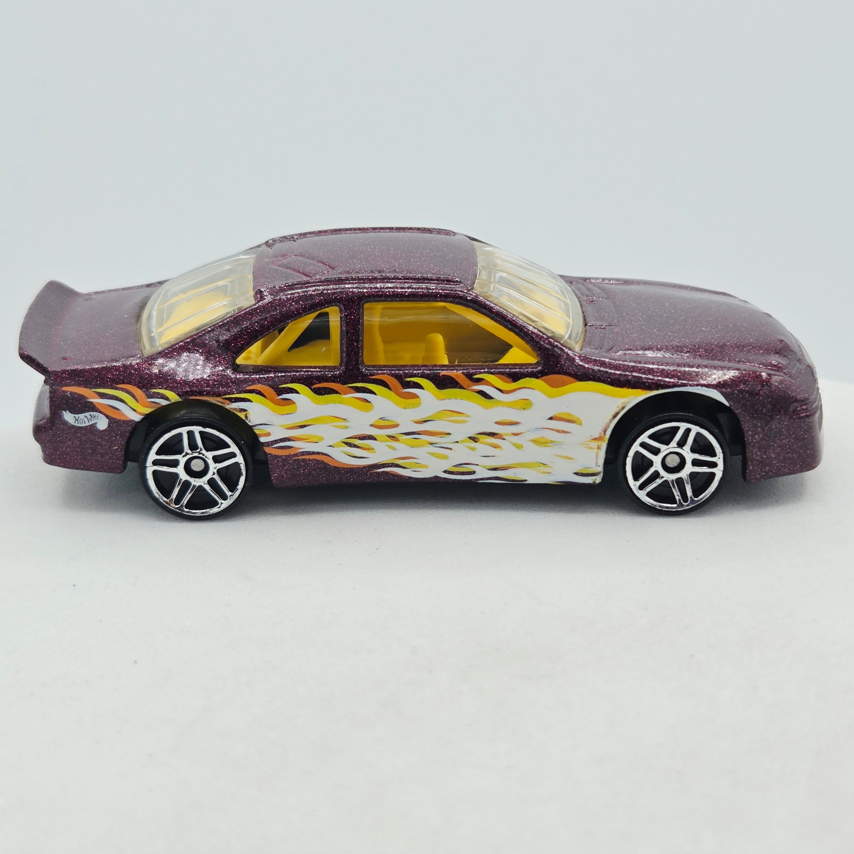 Hot Wheels T-Bird Stocker (2000 HW Forces of Nature 5 Pack - Multipack Exclusive)