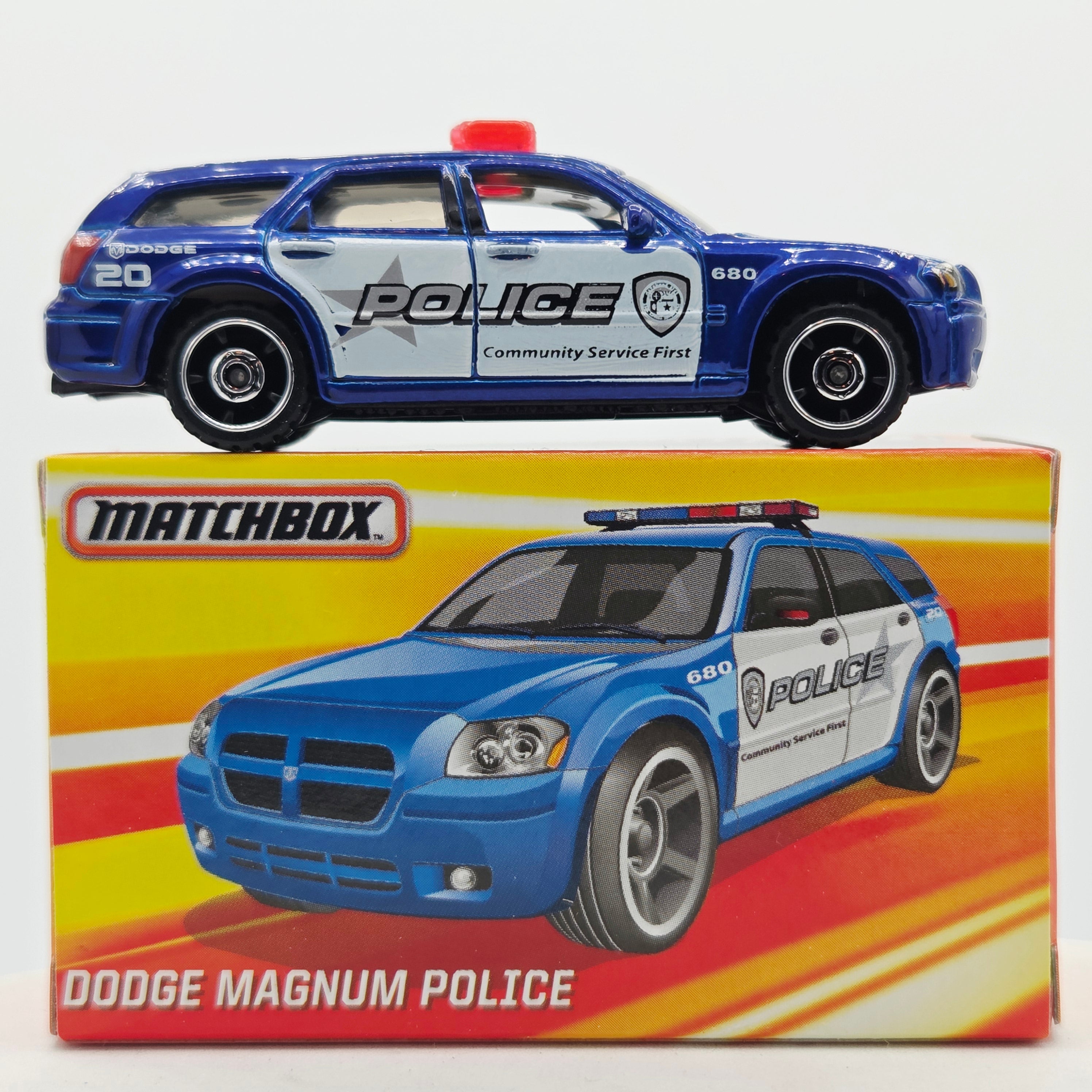 Matchbox Dodge Magnum Police Car (2017 Best of Matchbox - Toys R Us Exclusive)