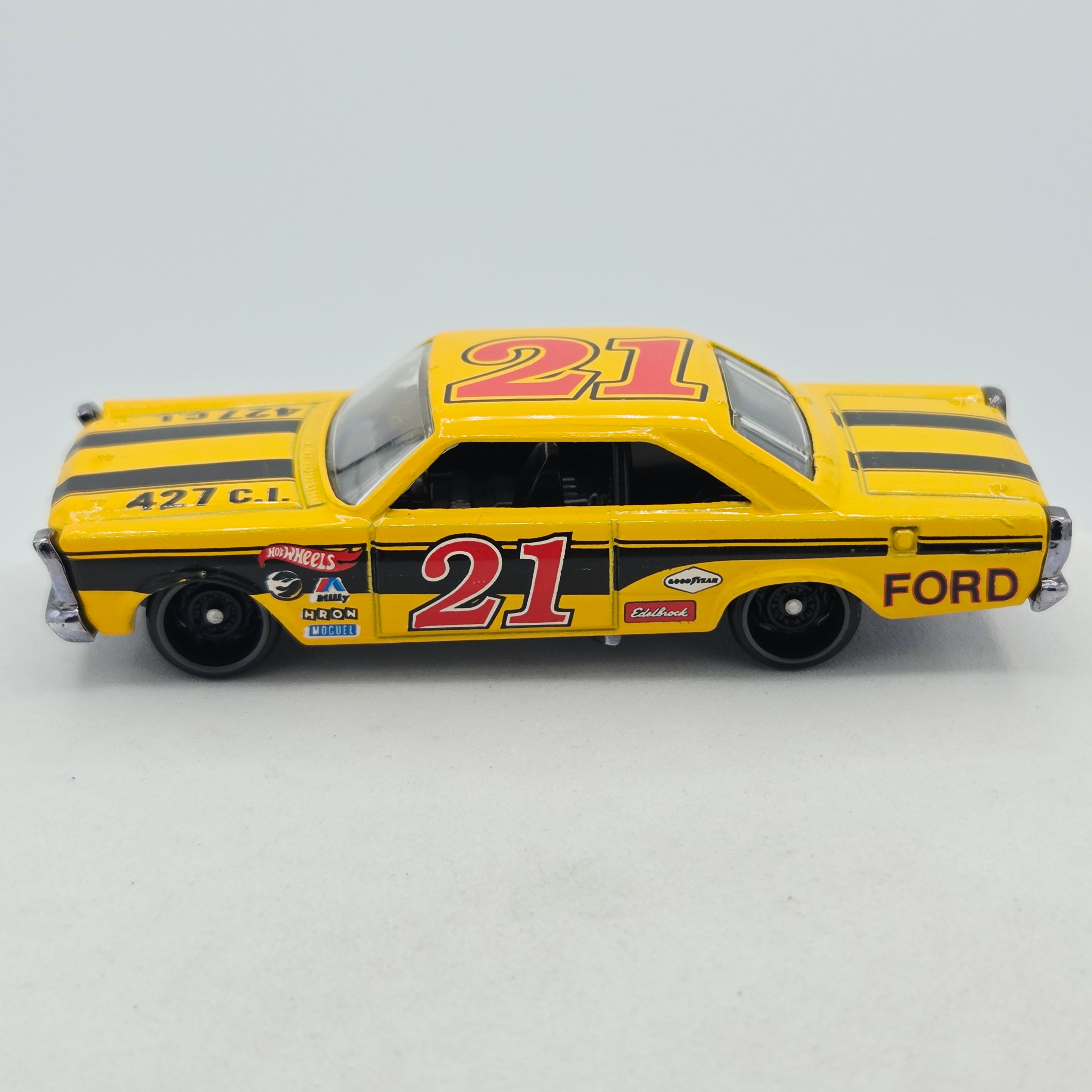 Hot Wheels - TREASURE HUNT - '65 Ford Galaxie 500 (2021 HW Basic - Muscle Mania)