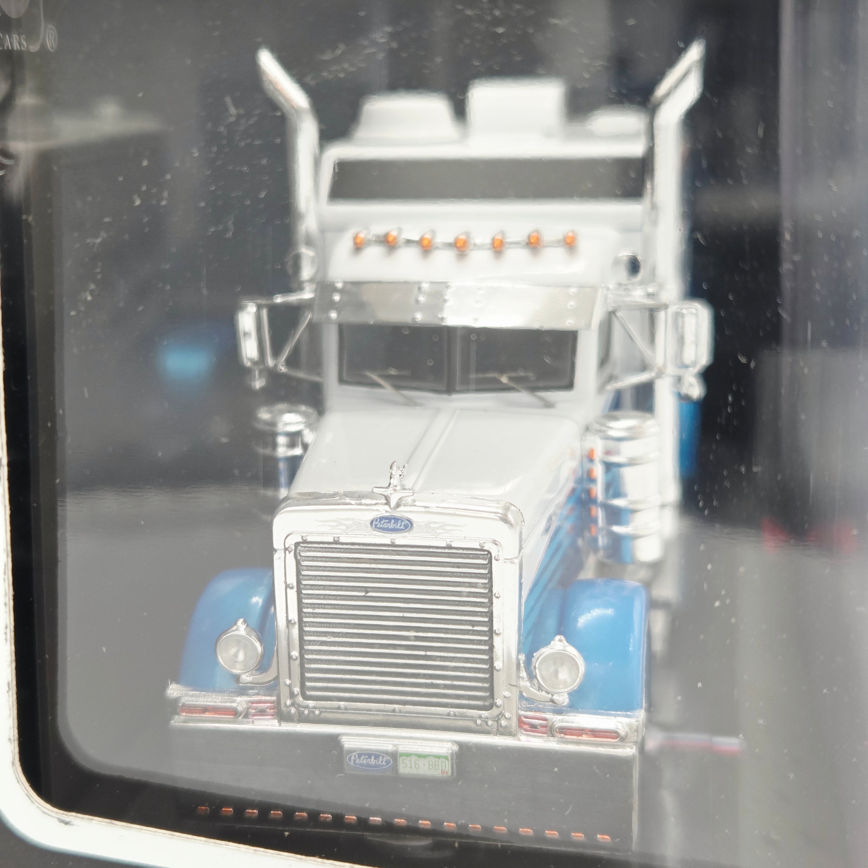 iXO Model Cars '02 Peterbilt 379 Semi Truck Cab - 1:64, Blue & White (2026)