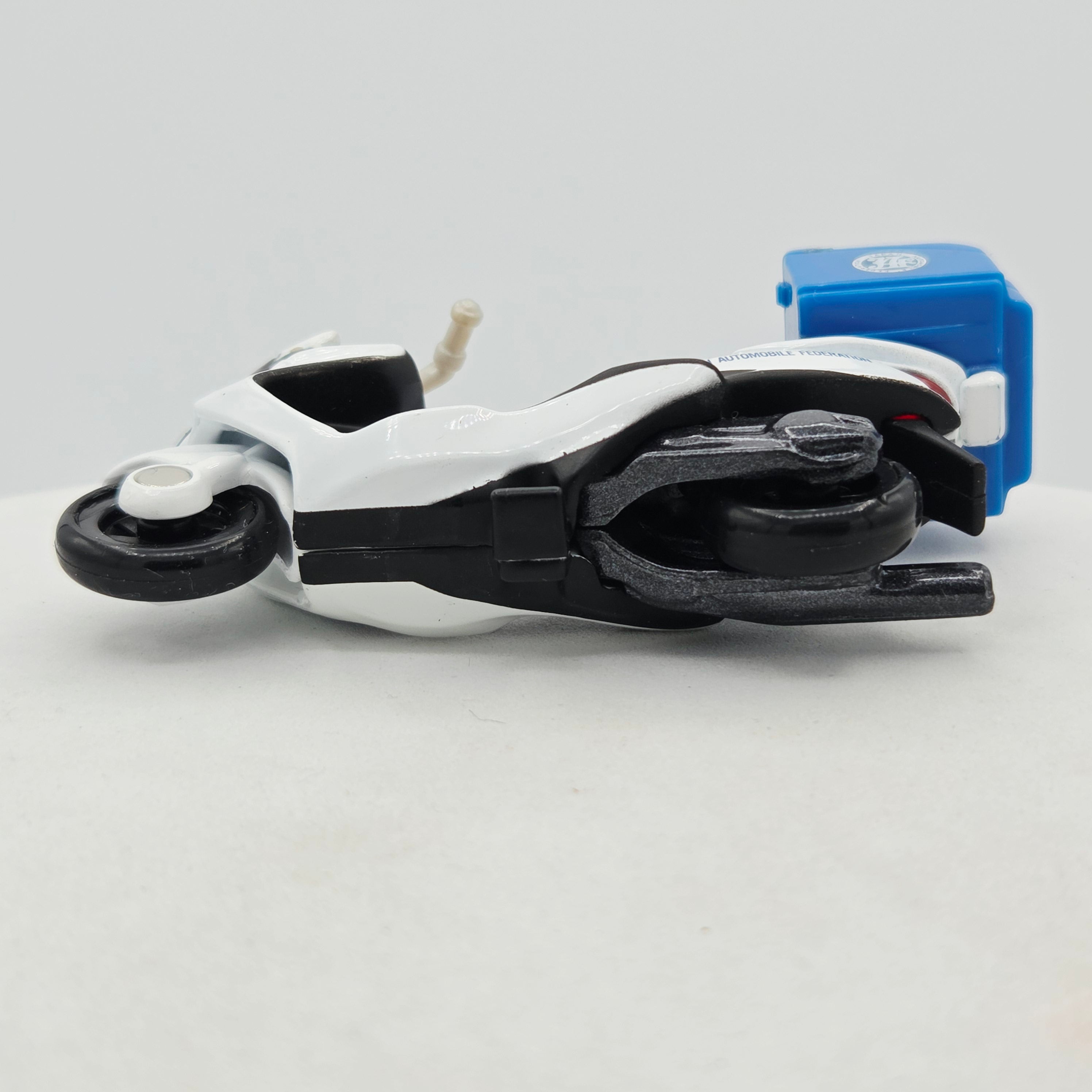Takara Tomy - Suzuki Skywave Motorcycle #104 "JAF" (Classic Tomica Minicars)