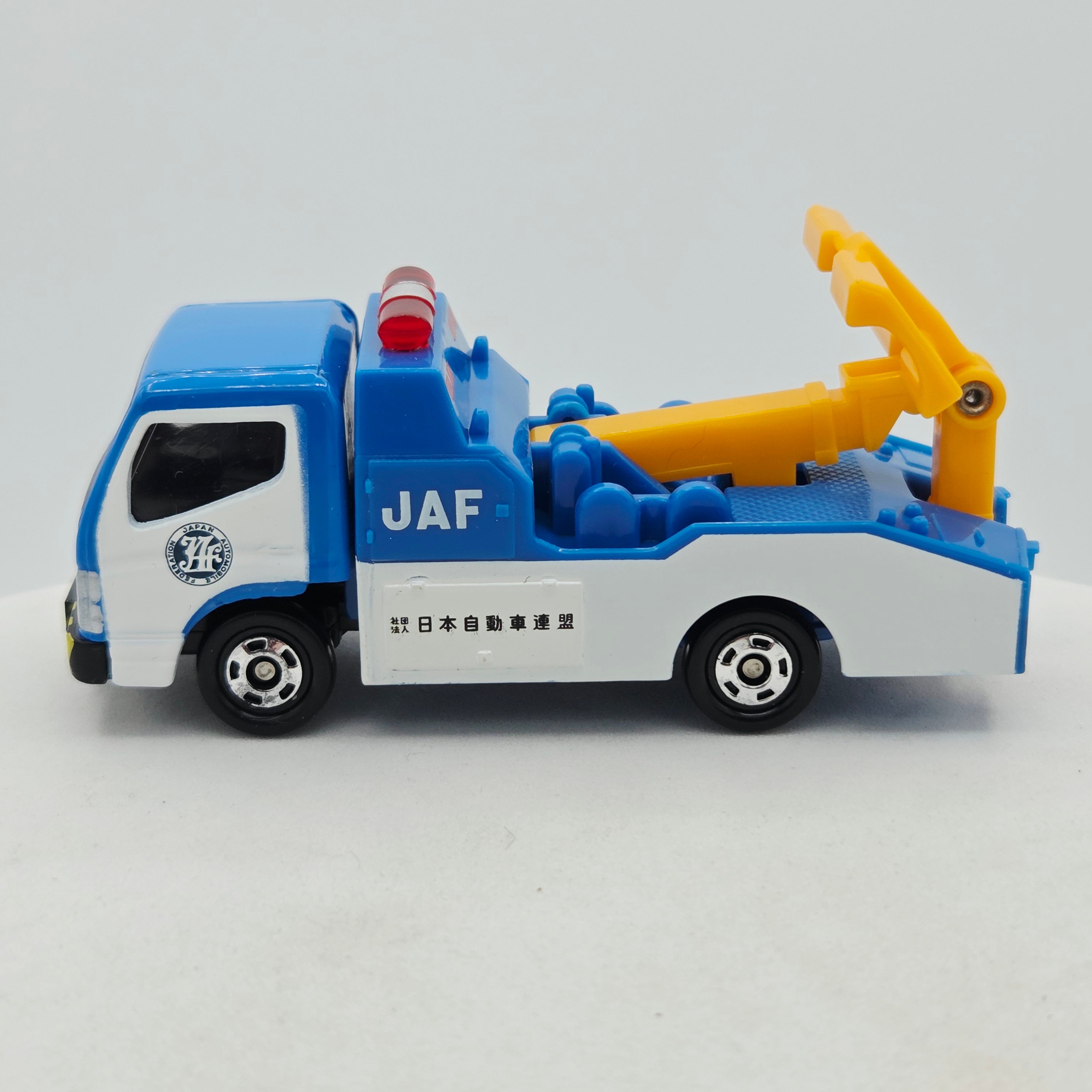 Takara Tomy - Mitsubishi Fuso Canter JAF Wrecker #2 (Classic Tomica Minicars)