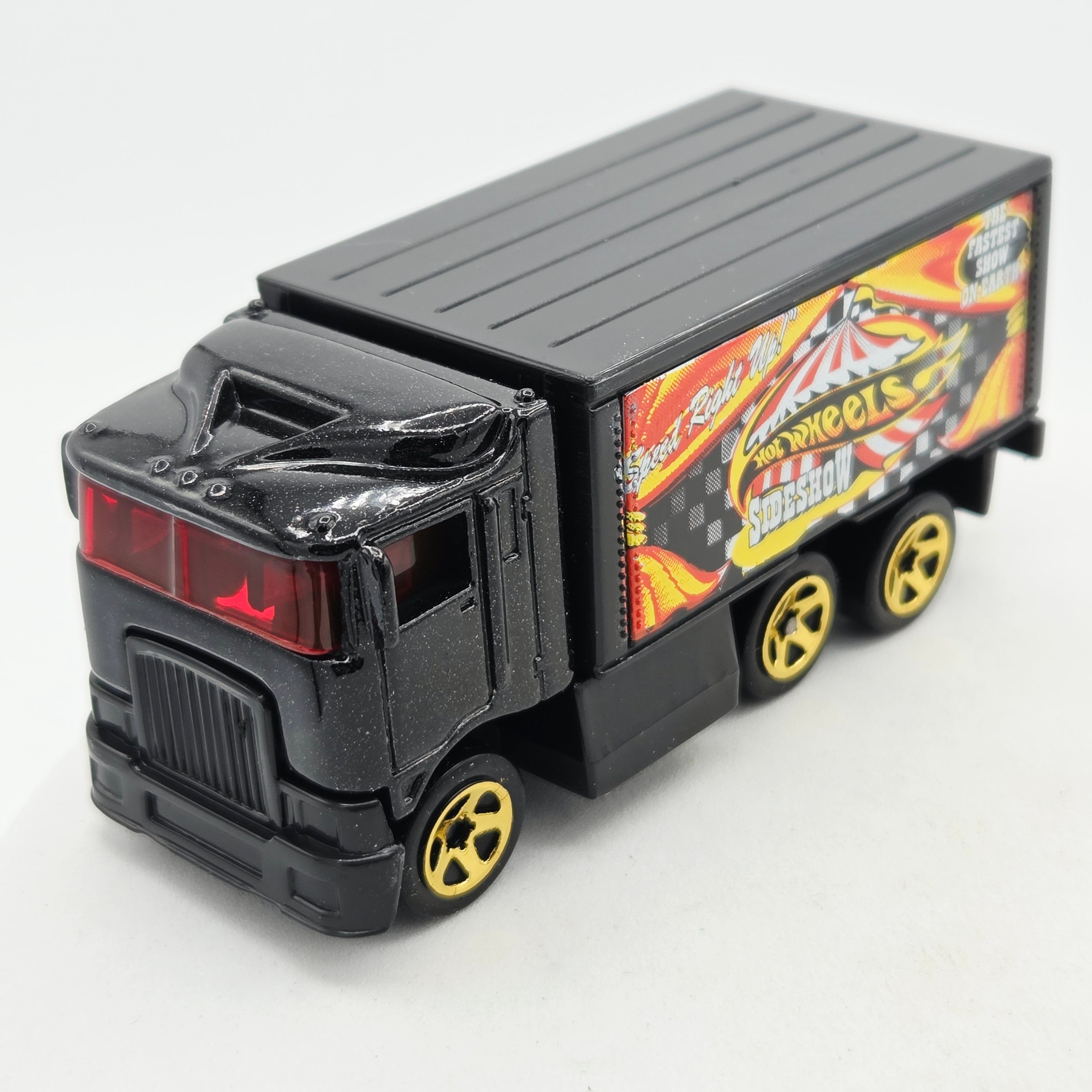 Hot Wheels Hiway Hauler Box Truck "Sideshow" (2003 HW Basic)