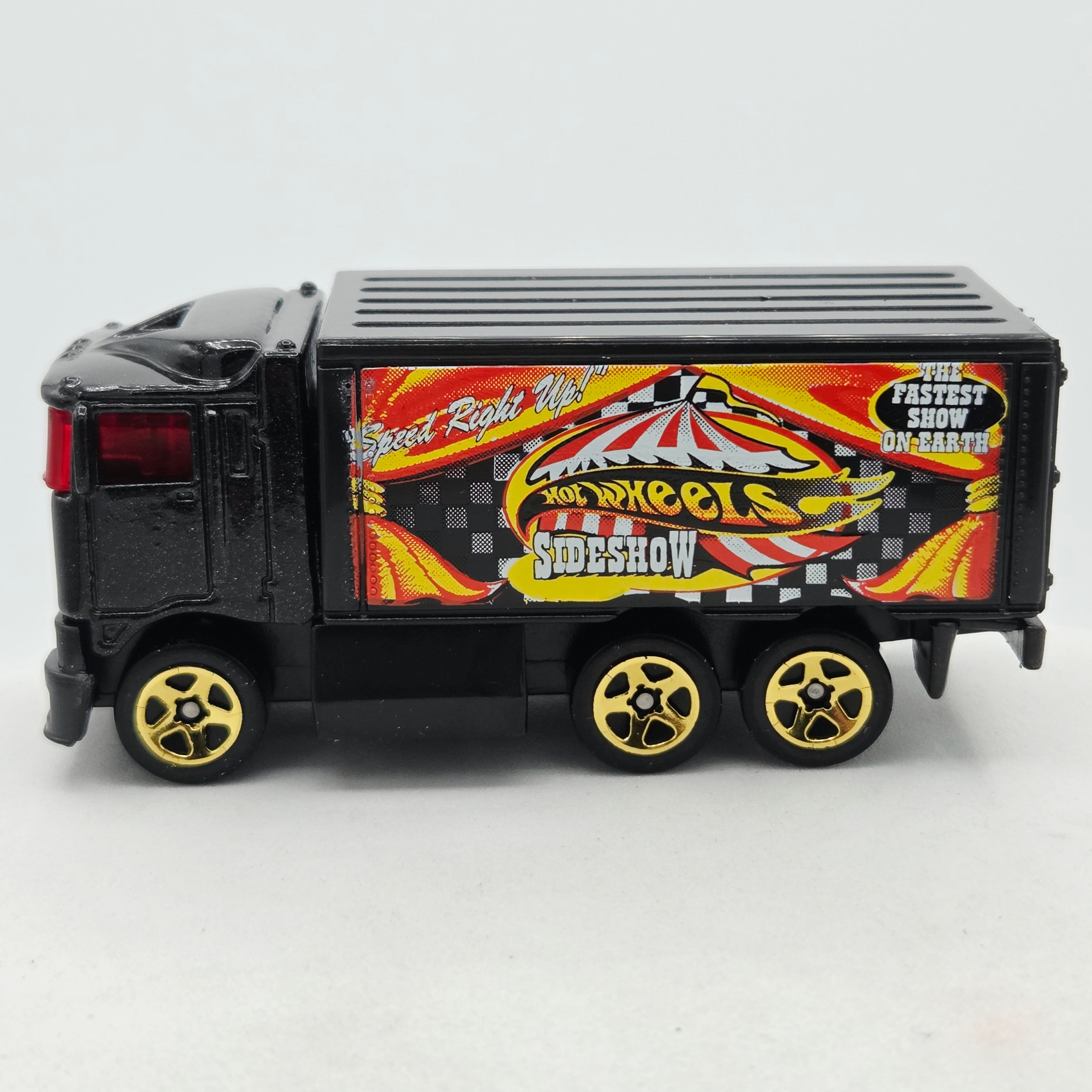 Hot Wheels Hiway Hauler Box Truck "Sideshow" (2003 HW Basic)