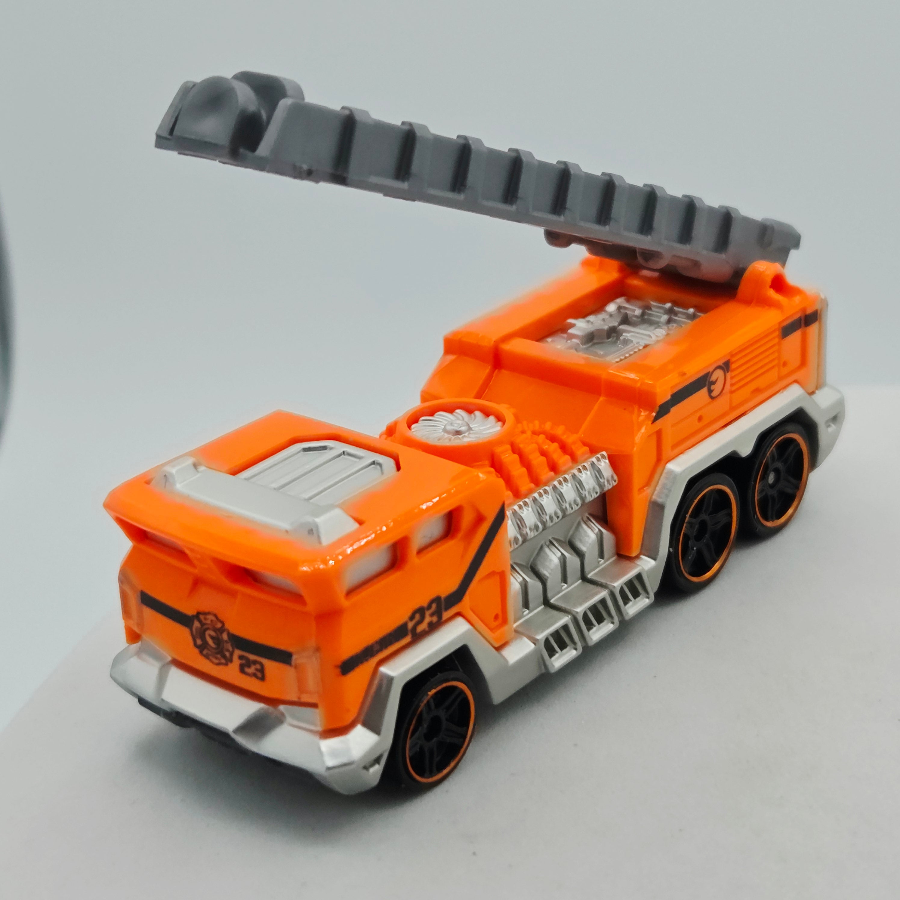 Hot Wheels 5 Alarm Fire Truck - Tandem Axel (2009 HW Basic - New Models)