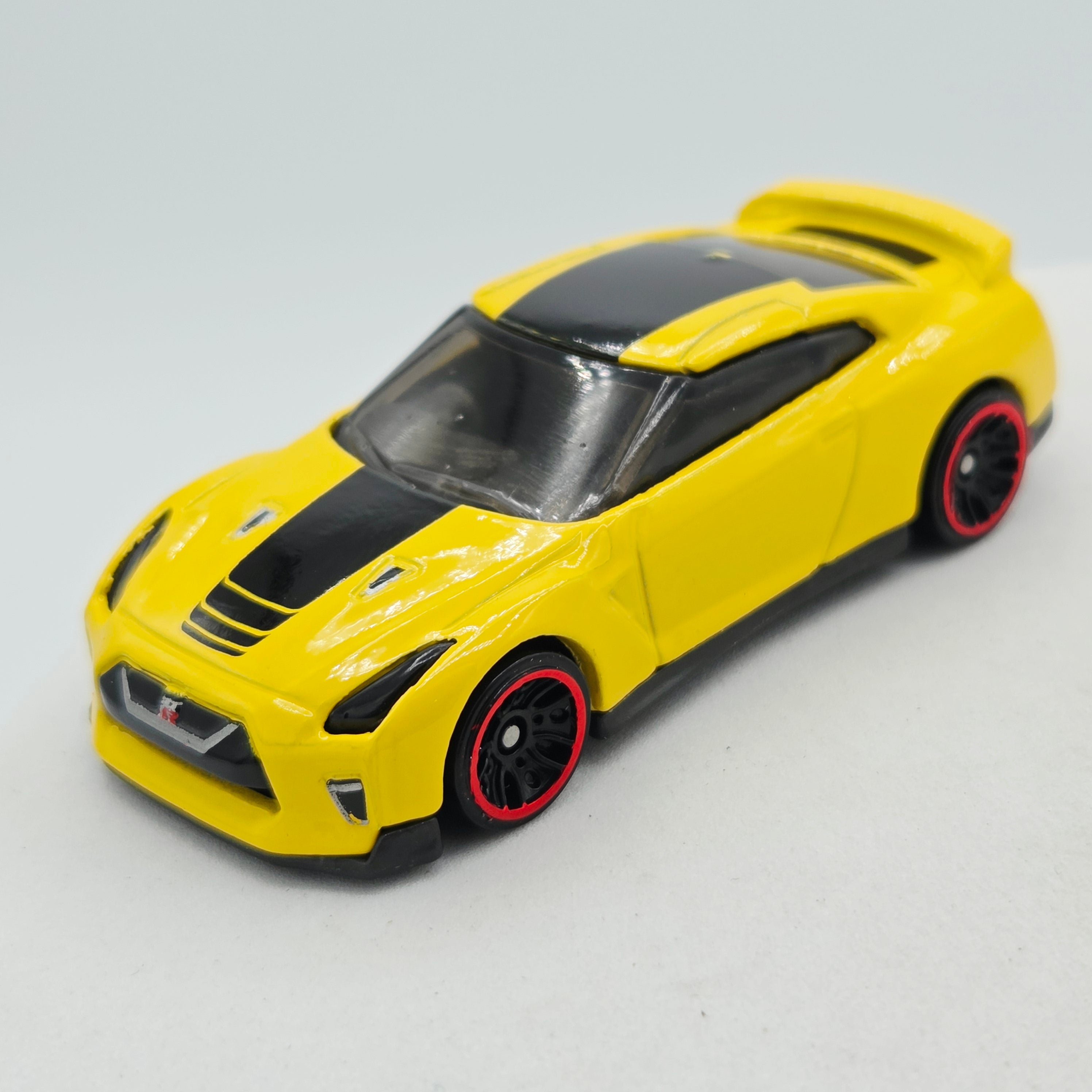 Hot Wheels '17 Nissan GT-R R35 (2021 HW Basic - Then and Now)