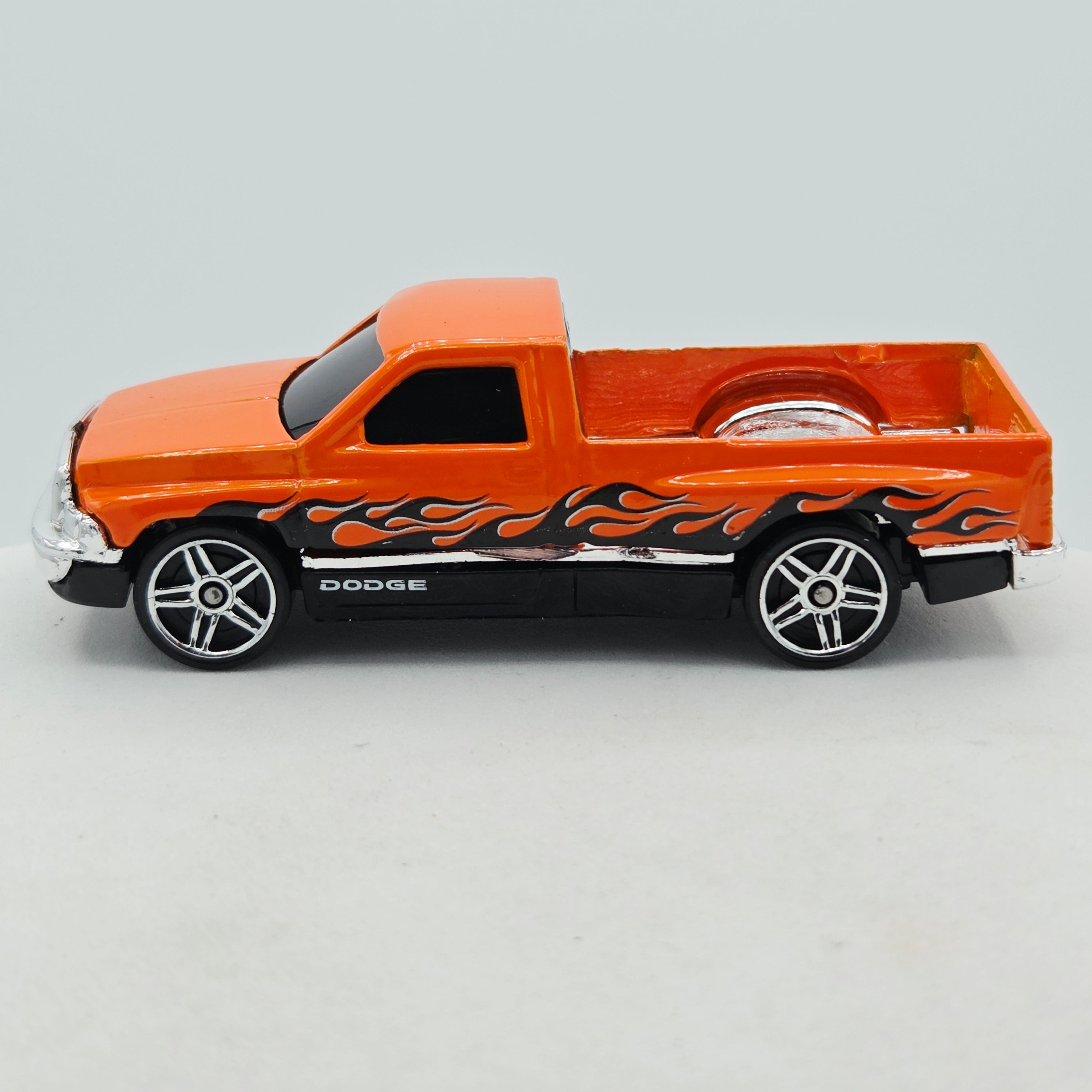Hot Wheels '95 Dodge Ram 1500 Pickup - Orange (2006 HW Basic)