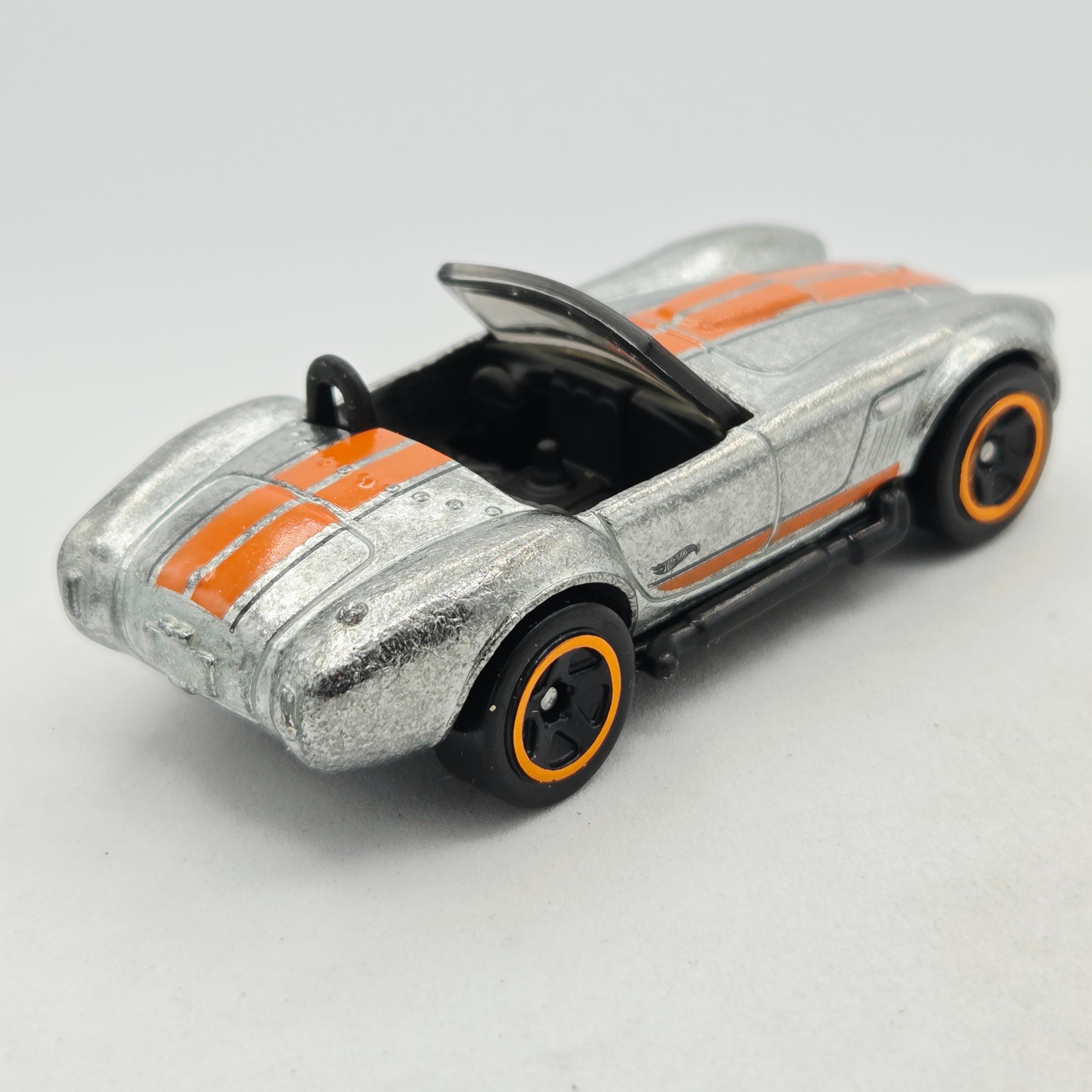 Hot Wheels Shelby Cobra 427 S/C - ZAMAC (2020 HW Basic - Roadsters)