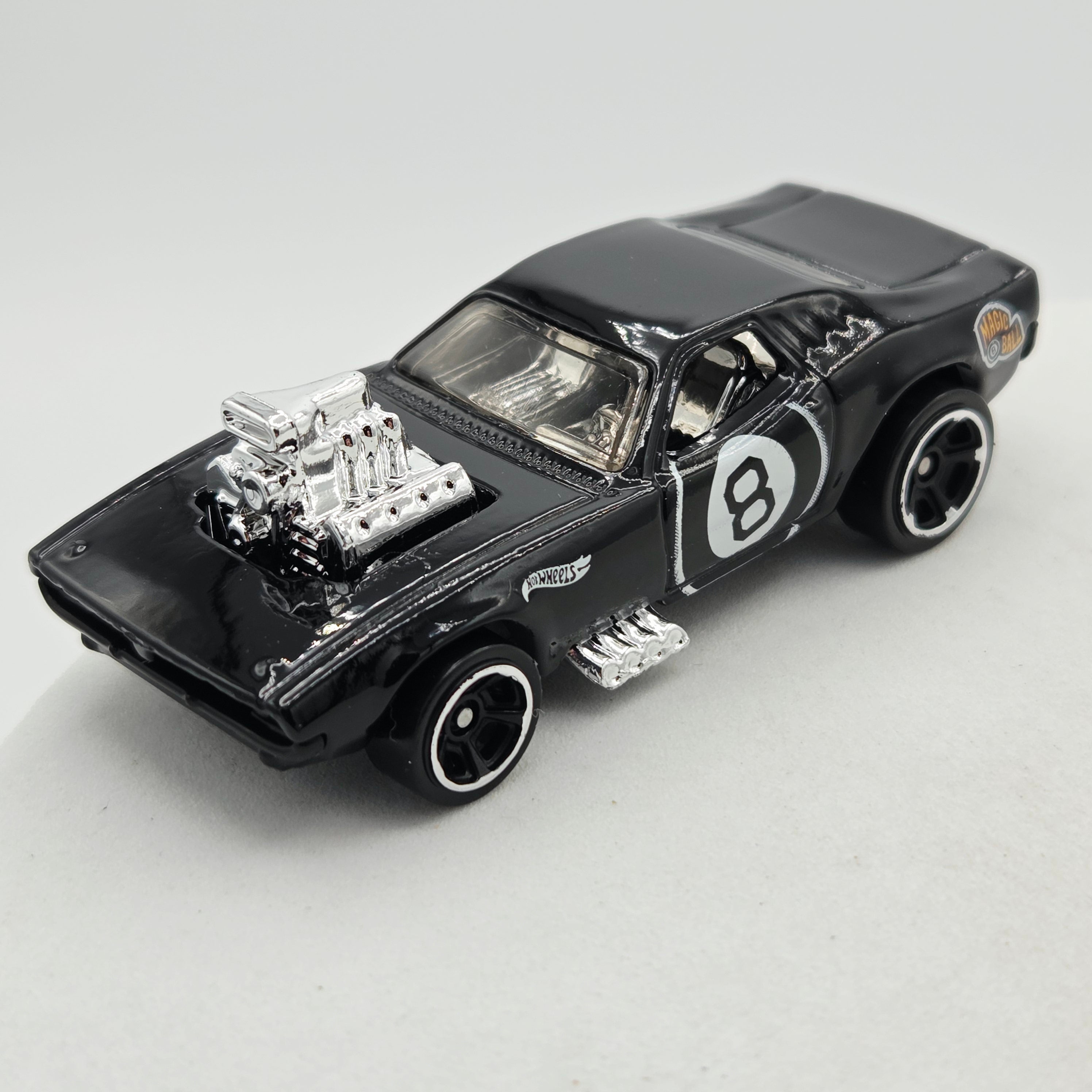 Hot Wheels Rodger Dodger - Magic 8 Ball (2021 HW Basic - Mattel Games)