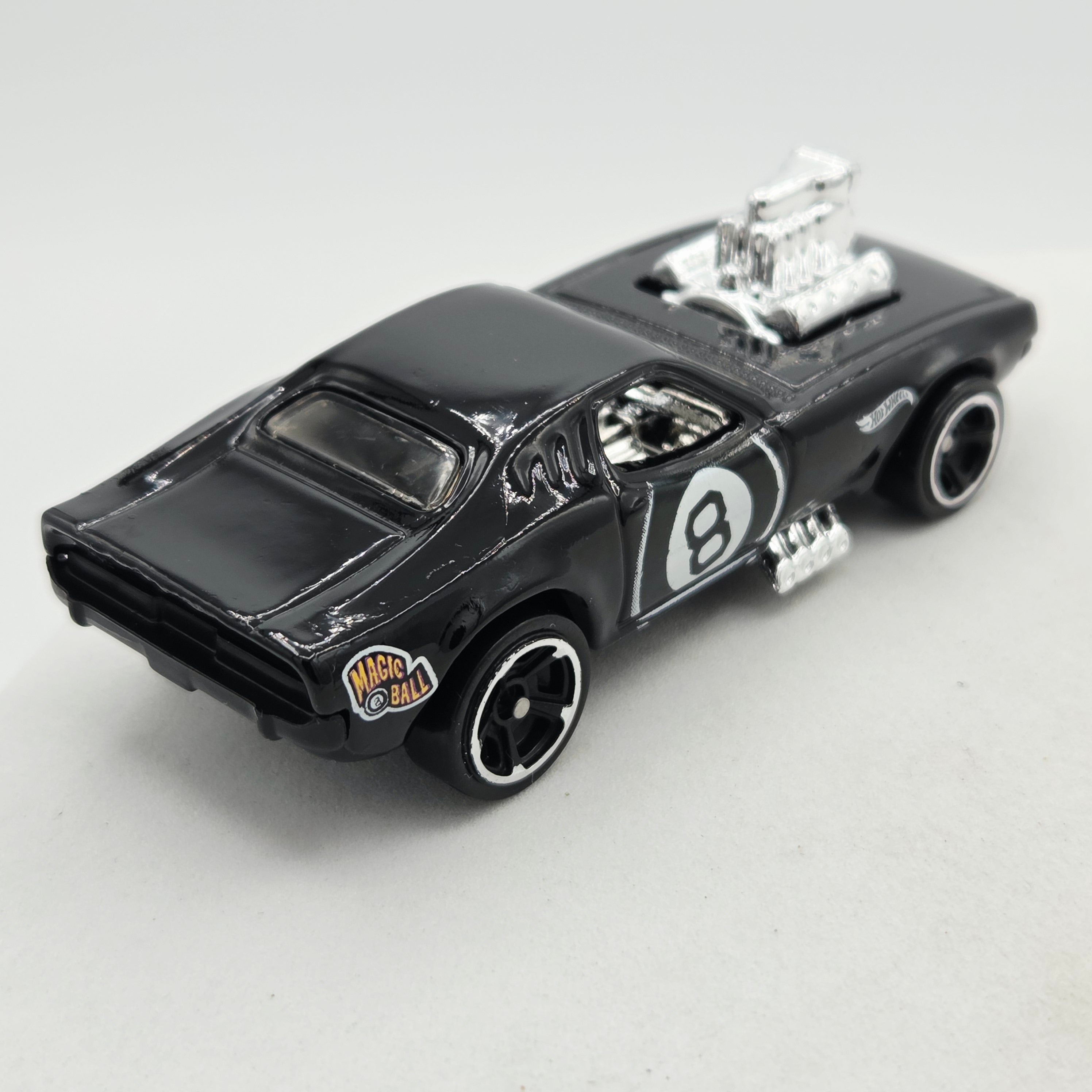 Hot Wheels Rodger Dodger - Magic 8 Ball (2021 HW Basic - Mattel Games)