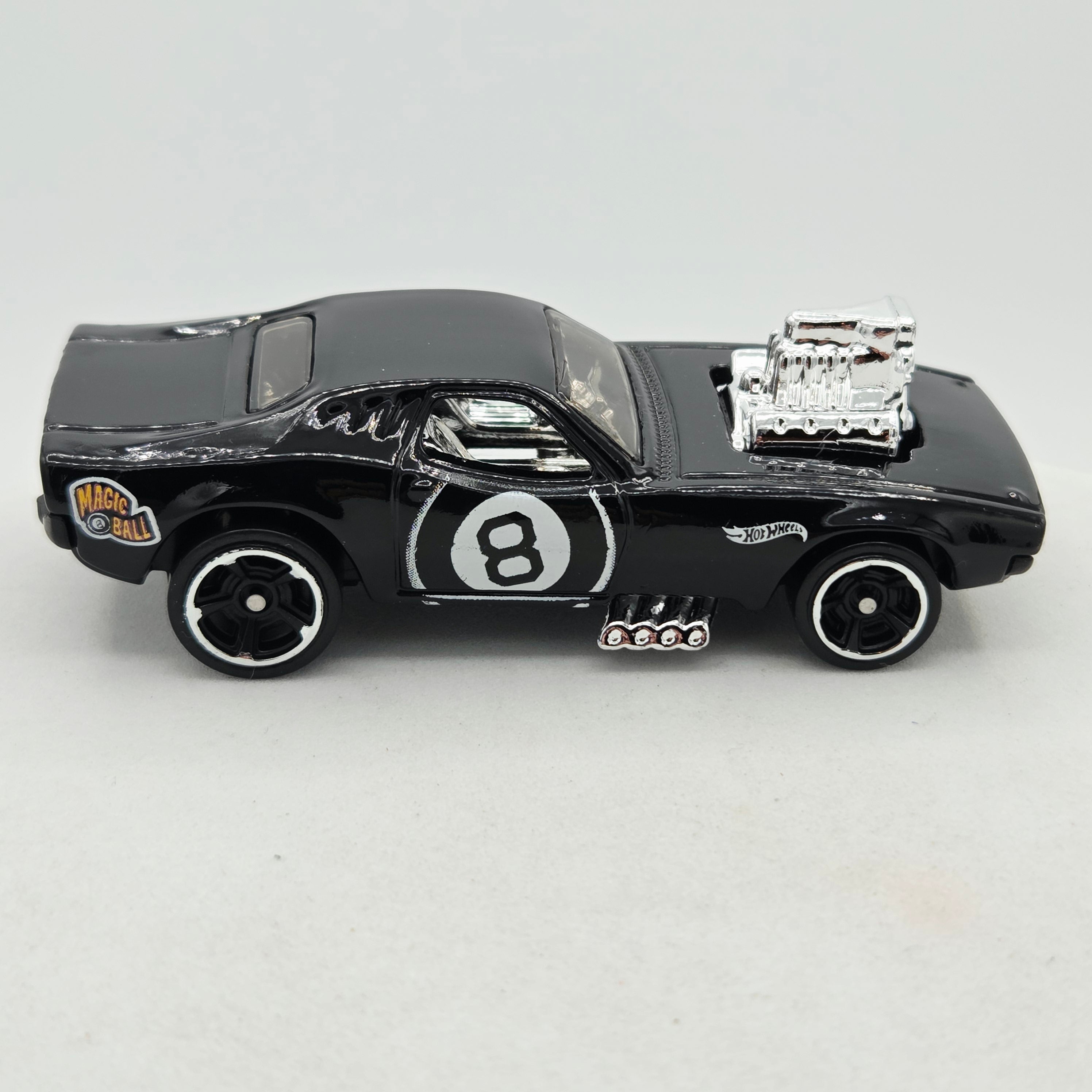Hot Wheels Rodger Dodger - Magic 8 Ball (2021 HW Basic - Mattel Games)