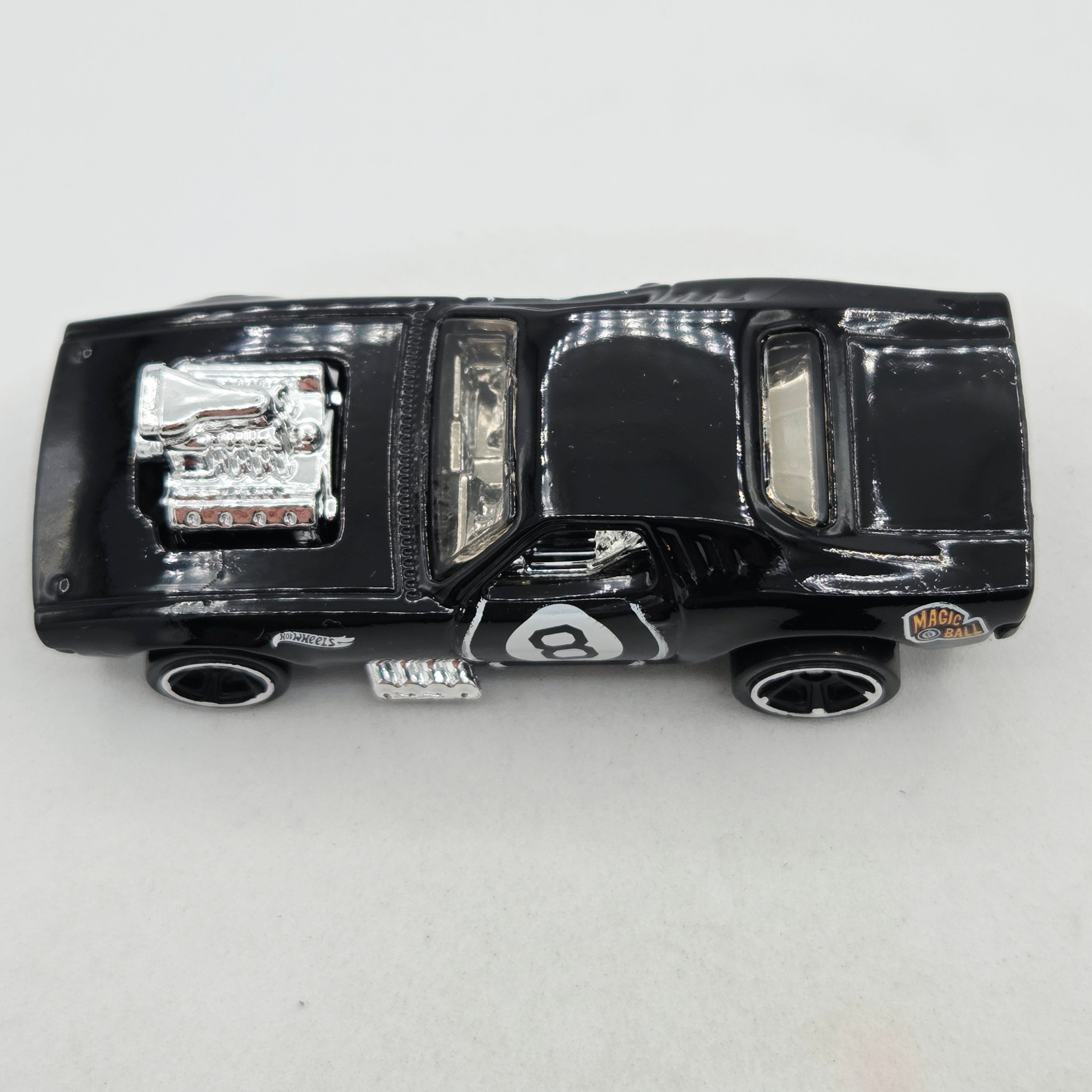 Hot Wheels Rodger Dodger - Magic 8 Ball (2021 HW Basic - Mattel Games)