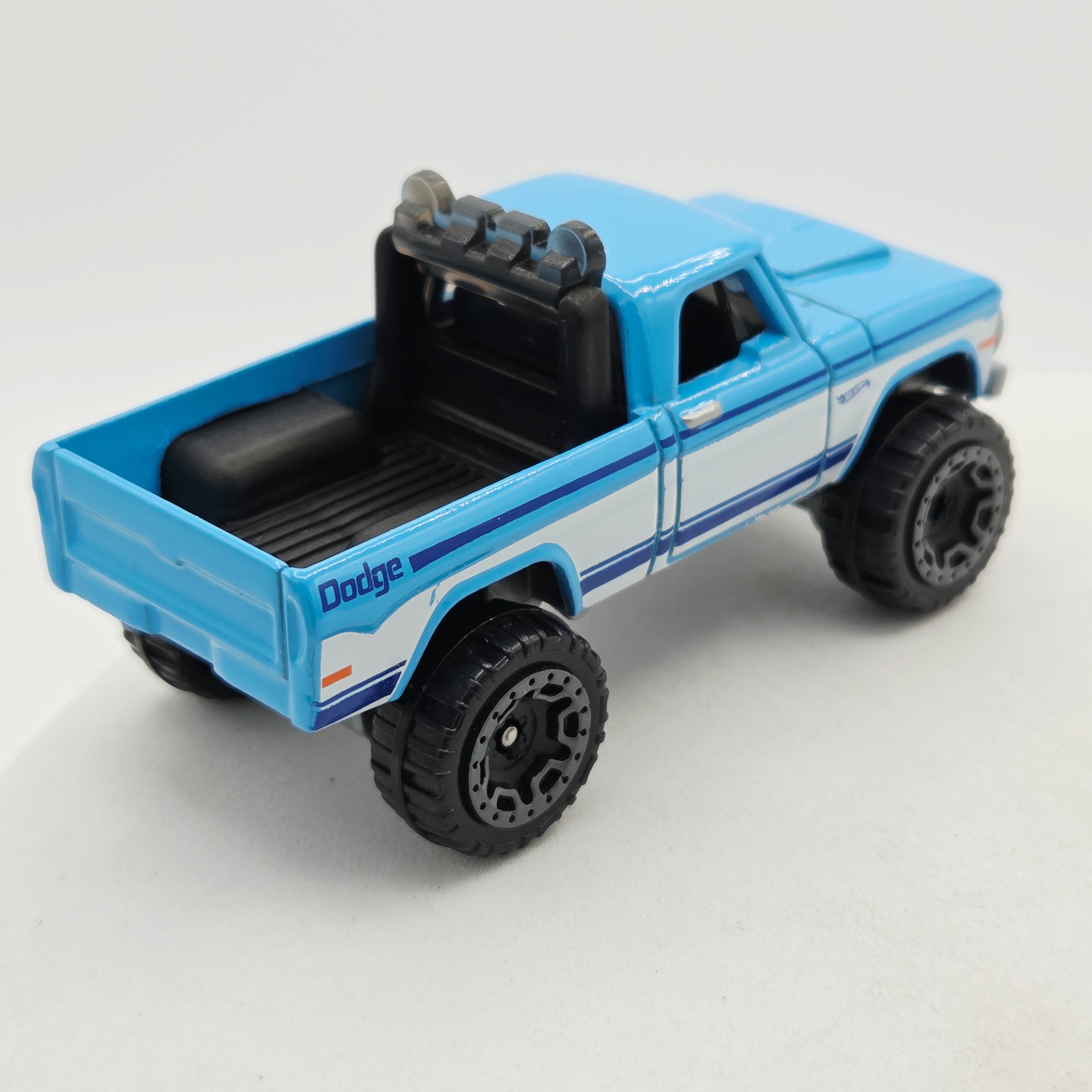 Hot Wheels '70 Dodge Power Wagon (2019 HW Basic - Hot Trucks)