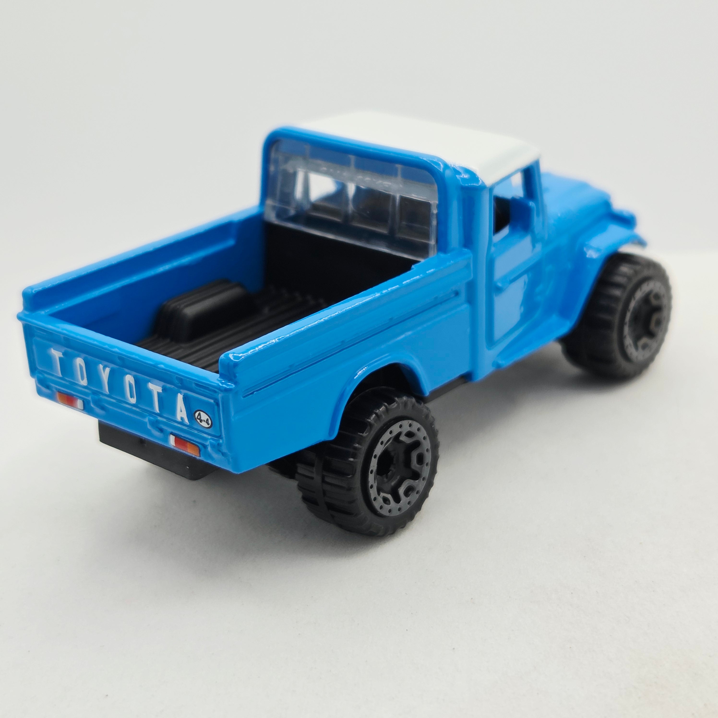 Hot Wheels Toyota Land Cruiser Pickup (2021 HW Basic - Hot Trucks)