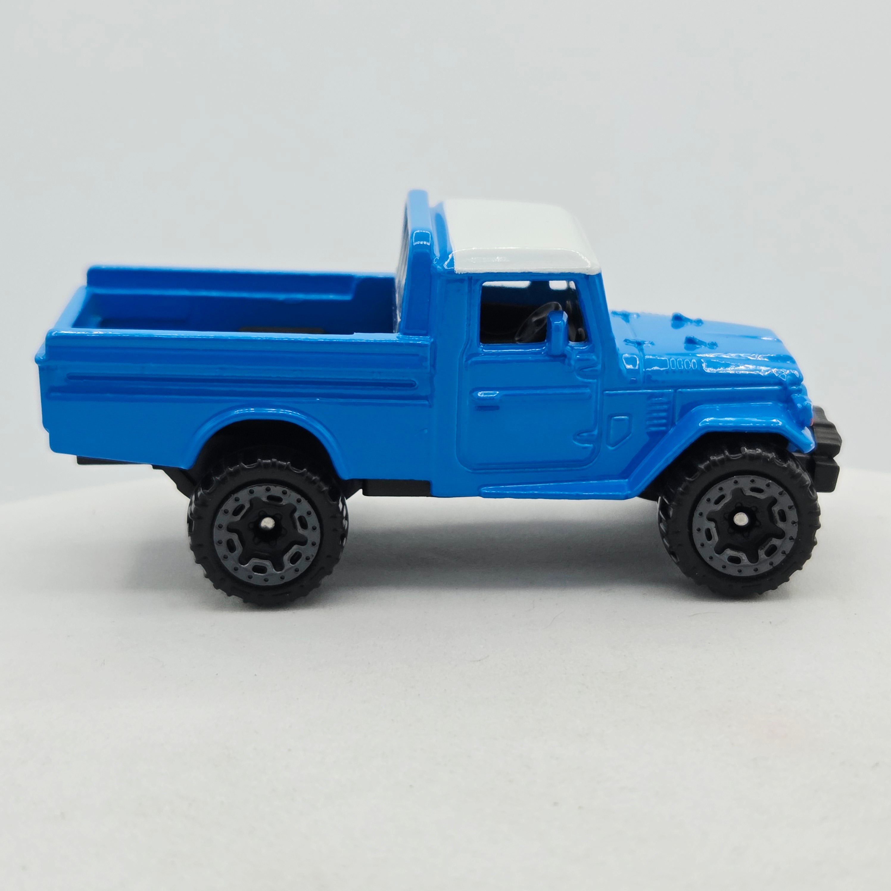 Hot Wheels Toyota Land Cruiser Pickup (2021 HW Basic - Hot Trucks)