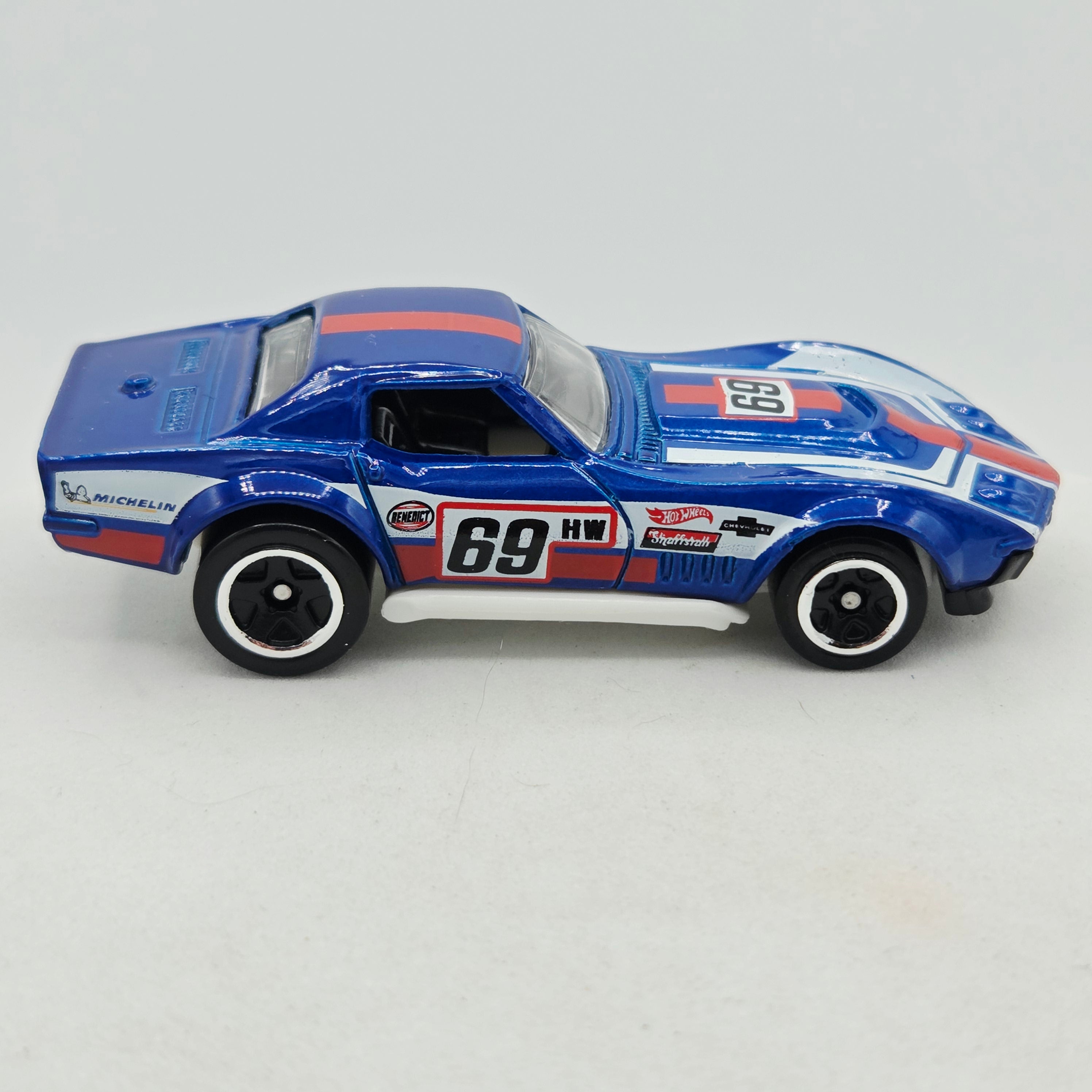 Hot Wheels '69 COPO Chevrolet Corvette (2022 HW Basic - Retro Racers)