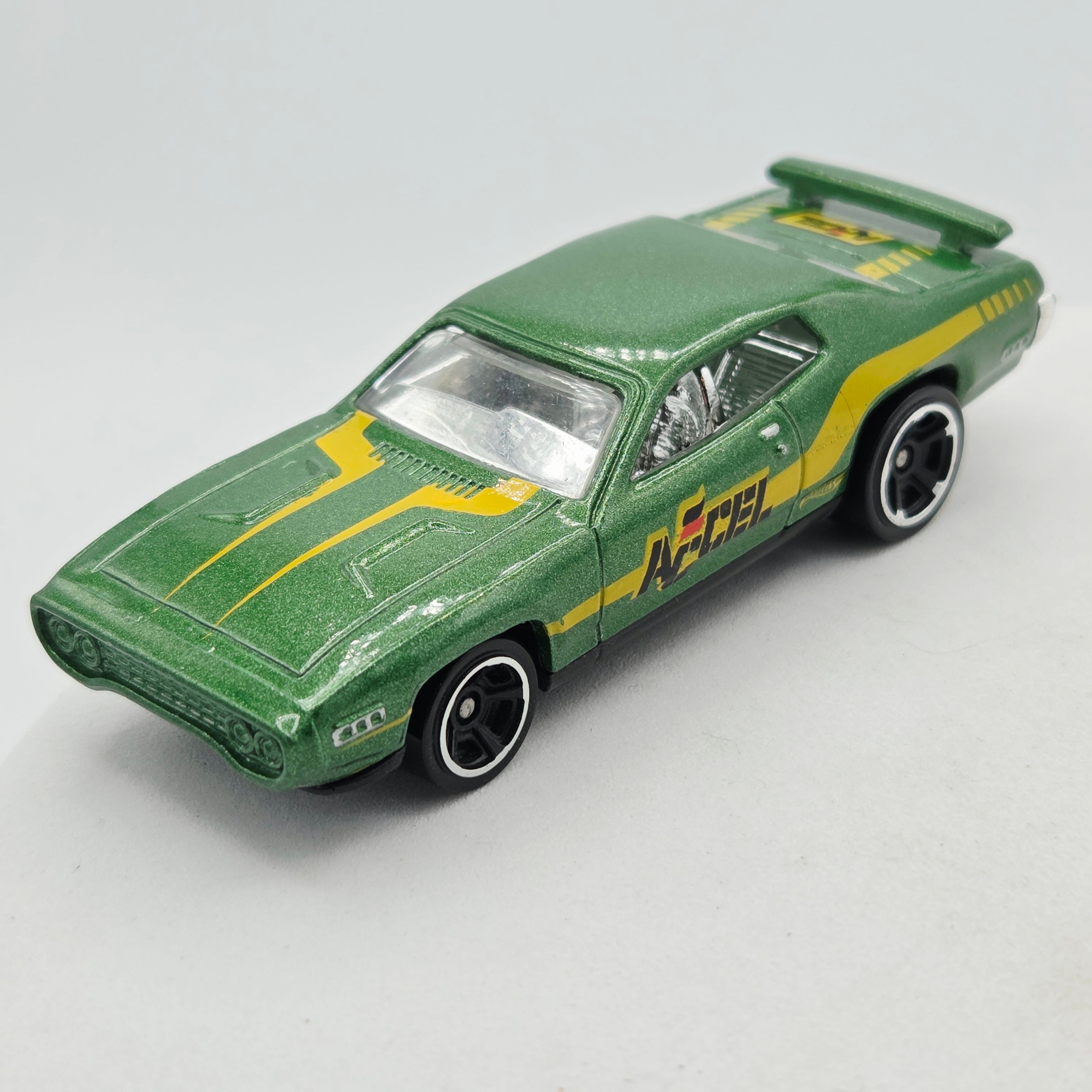 Hot Wheels '71 Plymouth Roadrunner "Accel" (2014 HW Basic - Workshop)